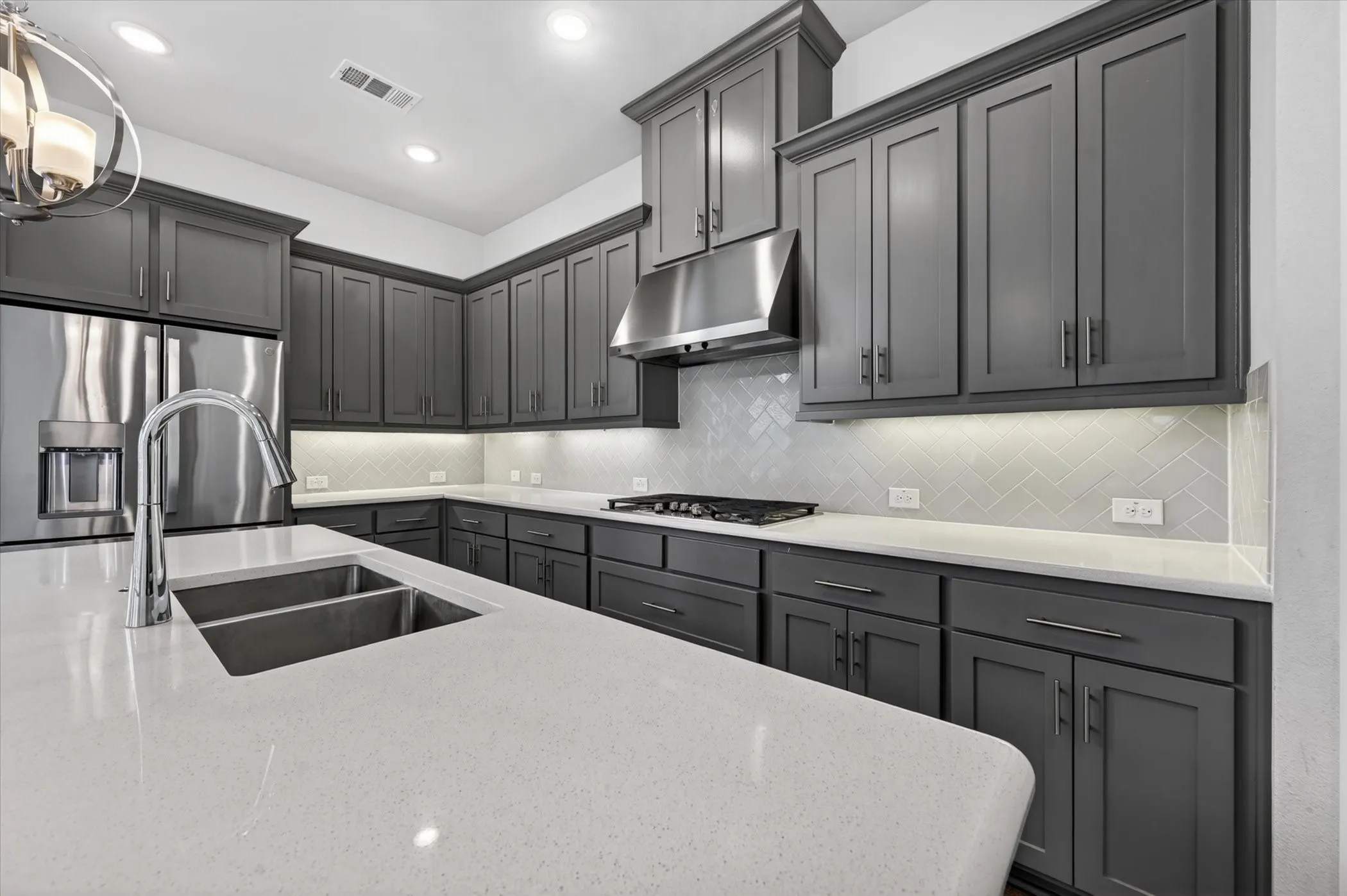 Single Family Residence For Rent in Parker County , 2028 Barbette Street, Fort Worth, Texas 76008, 4 Bedroom, 4 Bathroom, 2 Garage spaces, 2,679 Sqft, built in 2020, mls#21338584, Real Estate Agent in Fort Worth, Homes For Rent in Parker county, Homes For Rent in Fort Worth, Realtor in Fort Worth Texas, Real Estate Brokerage Independent Realty Texas, Luminita Cordes Realtor