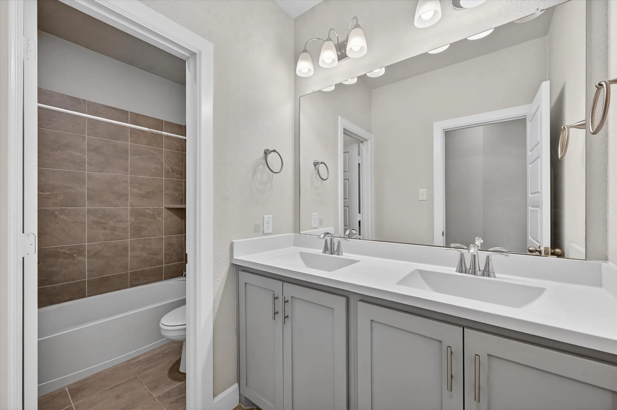 Single Family Residence For Rent in Parker County , 2028 Barbette Street, Fort Worth, Texas 76008, 4 Bedroom, 4 Bathroom, 2 Garage spaces, 2,679 Sqft, built in 2020, mls#21338584, Real Estate Agent in Fort Worth, Homes For Rent in Parker county, Homes For Rent in Fort Worth, Realtor in Fort Worth Texas, Real Estate Brokerage Independent Realty Texas, Luminita Cordes Realtor