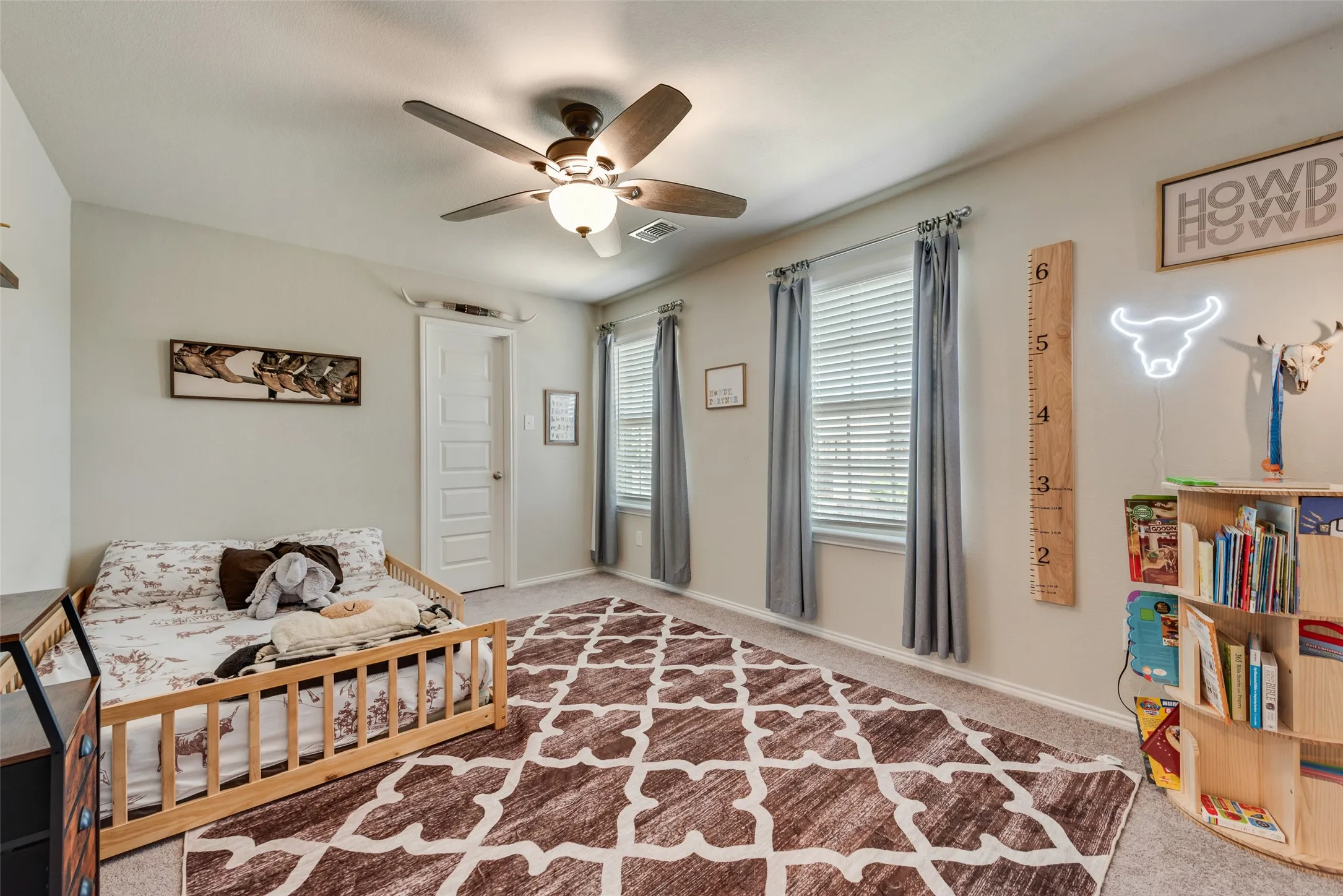 Single Family Residence For Sale in Tarrant County , 6516 Trail Guide, Fort Worth, Texas 76123, 5 Bedroom, 3 Bathroom, 2 Garage spaces, 2,990 Sqft, built in 2022, mls#21338477, Real Estate Agent in Fort Worth, Homes For Sale in Tarrant county, Homes For Sale in Fort Worth, Realtor in Fort Worth Texas, Real Estate Brokerage Independent Realty Texas, Luminita Cordes Realtor