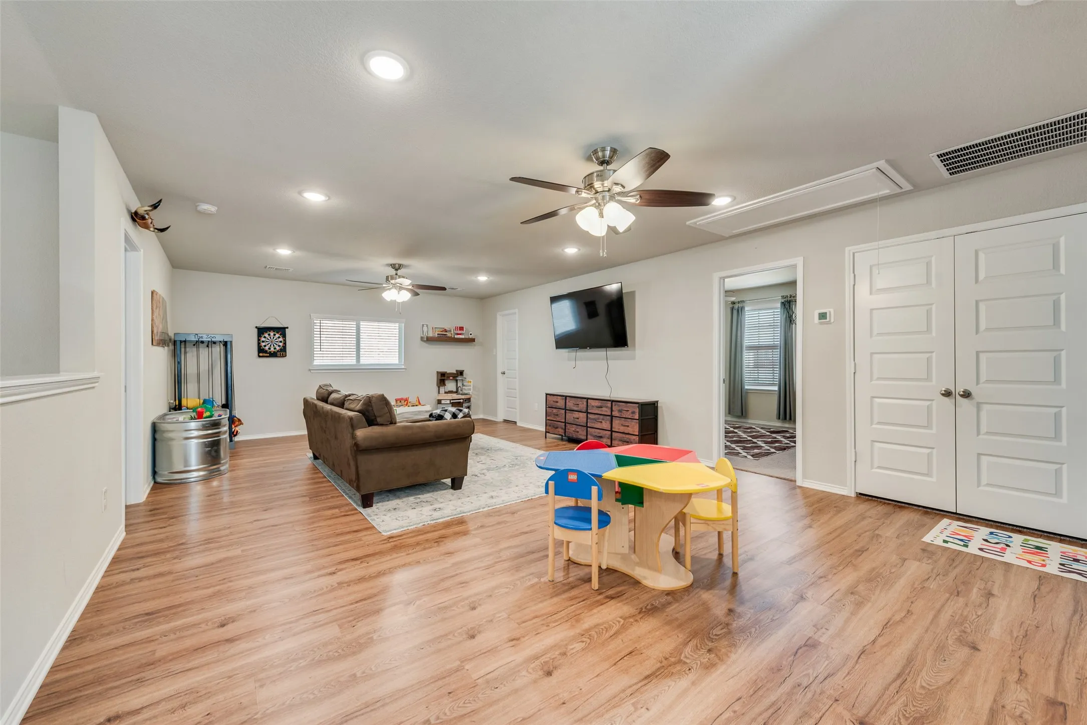 Single Family Residence For Sale in Tarrant County , 6516 Trail Guide, Fort Worth, Texas 76123, 5 Bedroom, 3 Bathroom, 2 Garage spaces, 2,990 Sqft, built in 2022, mls#21338477, Real Estate Agent in Fort Worth, Homes For Sale in Tarrant county, Homes For Sale in Fort Worth, Realtor in Fort Worth Texas, Real Estate Brokerage Independent Realty Texas, Luminita Cordes Realtor
