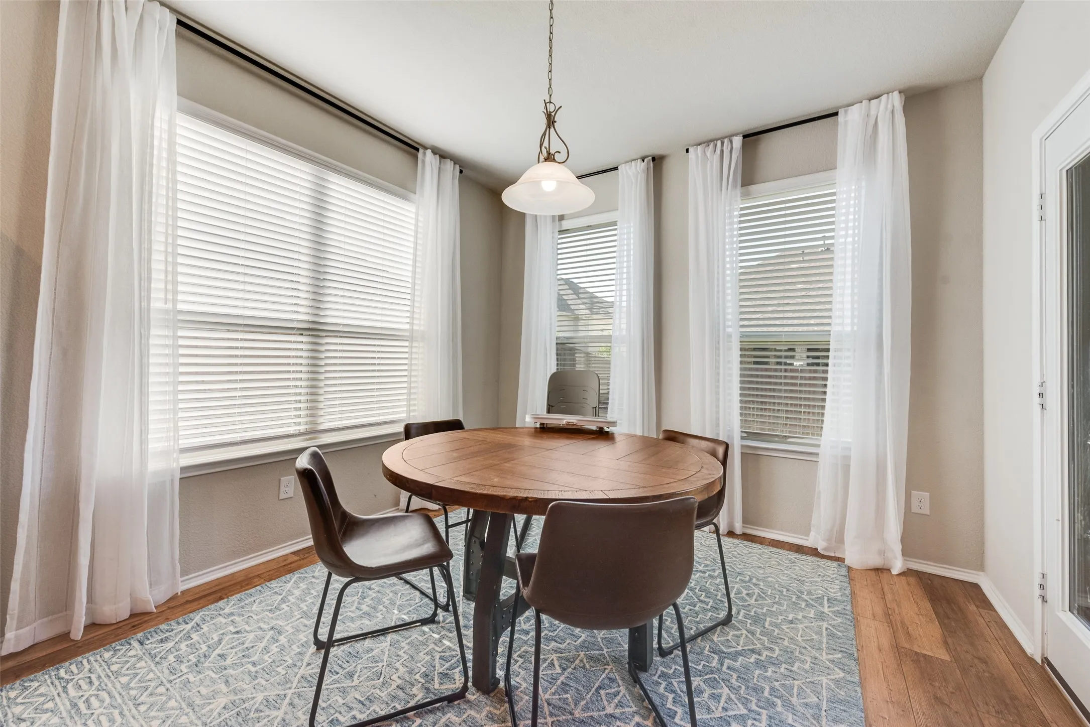 Single Family Residence For Sale in Tarrant County , 6516 Trail Guide, Fort Worth, Texas 76123, 5 Bedroom, 3 Bathroom, 2 Garage spaces, 2,990 Sqft, built in 2022, mls#21338477, Real Estate Agent in Fort Worth, Homes For Sale in Tarrant county, Homes For Sale in Fort Worth, Realtor in Fort Worth Texas, Real Estate Brokerage Independent Realty Texas, Luminita Cordes Realtor