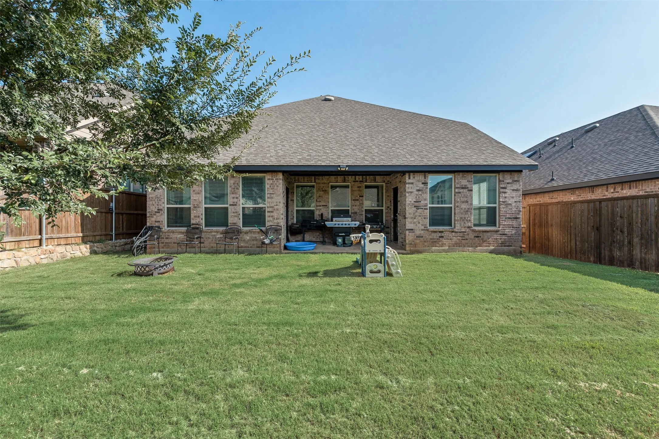 Single Family Residence For Sale in Tarrant County , 6516 Trail Guide, Fort Worth, Texas 76123, 5 Bedroom, 3 Bathroom, 2 Garage spaces, 2,990 Sqft, built in 2022, mls#21338477, Real Estate Agent in Fort Worth, Homes For Sale in Tarrant county, Homes For Sale in Fort Worth, Realtor in Fort Worth Texas, Real Estate Brokerage Independent Realty Texas, Luminita Cordes Realtor