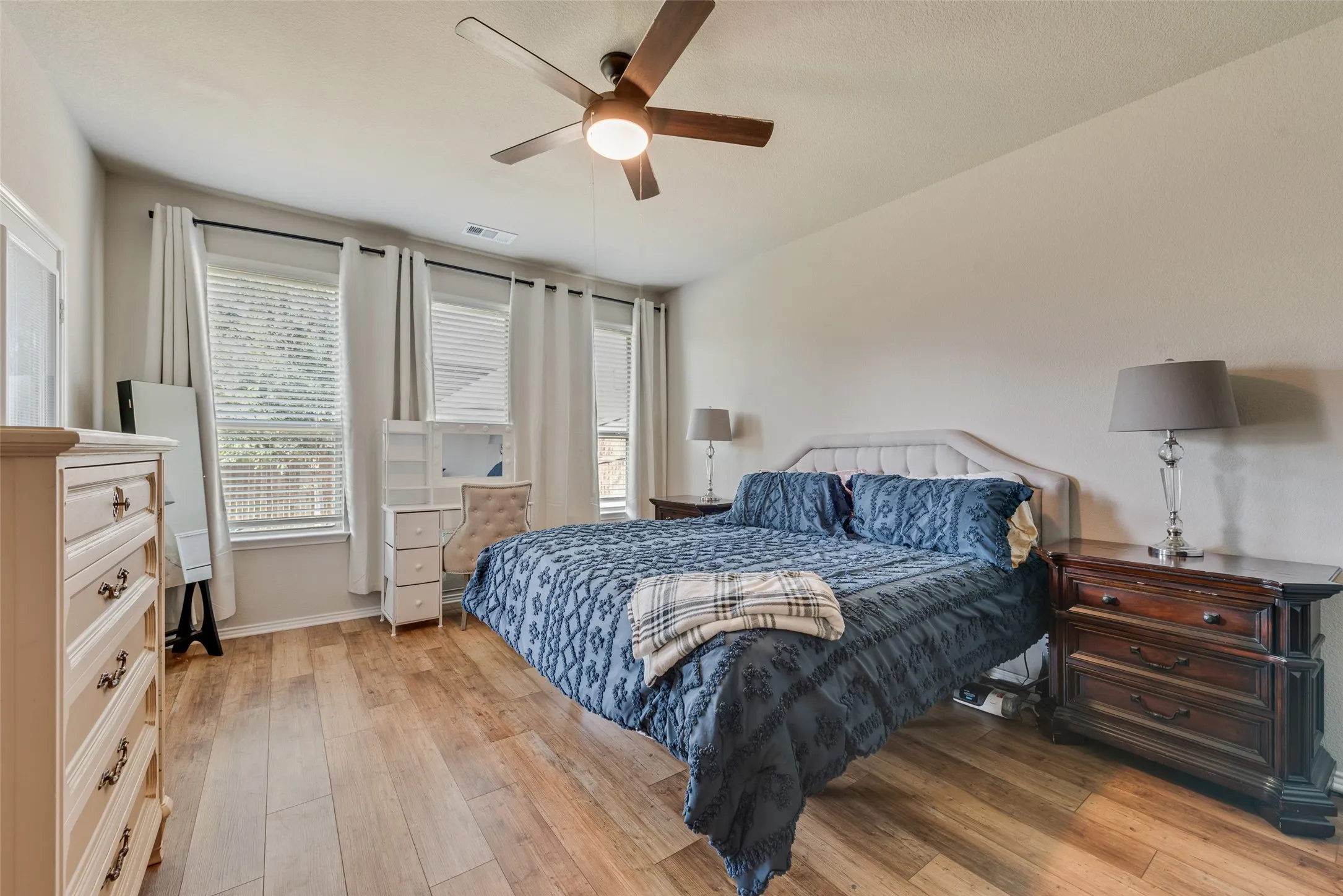 Single Family Residence For Sale in Tarrant County , 6516 Trail Guide, Fort Worth, Texas 76123, 5 Bedroom, 3 Bathroom, 2 Garage spaces, 2,990 Sqft, built in 2022, mls#21338477, Real Estate Agent in Fort Worth, Homes For Sale in Tarrant county, Homes For Sale in Fort Worth, Realtor in Fort Worth Texas, Real Estate Brokerage Independent Realty Texas, Luminita Cordes Realtor