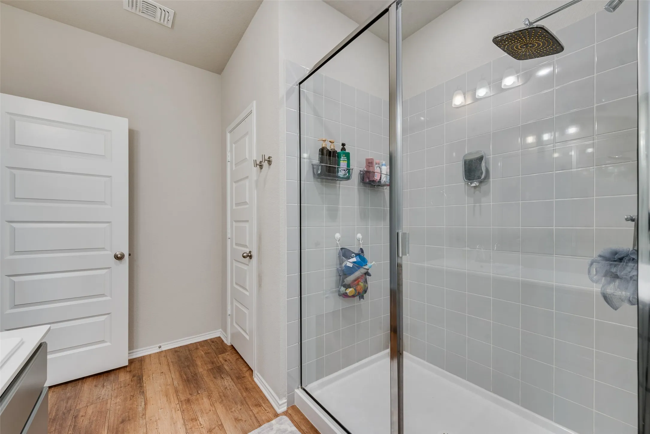 Single Family Residence For Sale in Tarrant County , 6516 Trail Guide, Fort Worth, Texas 76123, 5 Bedroom, 3 Bathroom, 2 Garage spaces, 2,990 Sqft, built in 2022, mls#21338477, Real Estate Agent in Fort Worth, Homes For Sale in Tarrant county, Homes For Sale in Fort Worth, Realtor in Fort Worth Texas, Real Estate Brokerage Independent Realty Texas, Luminita Cordes Realtor