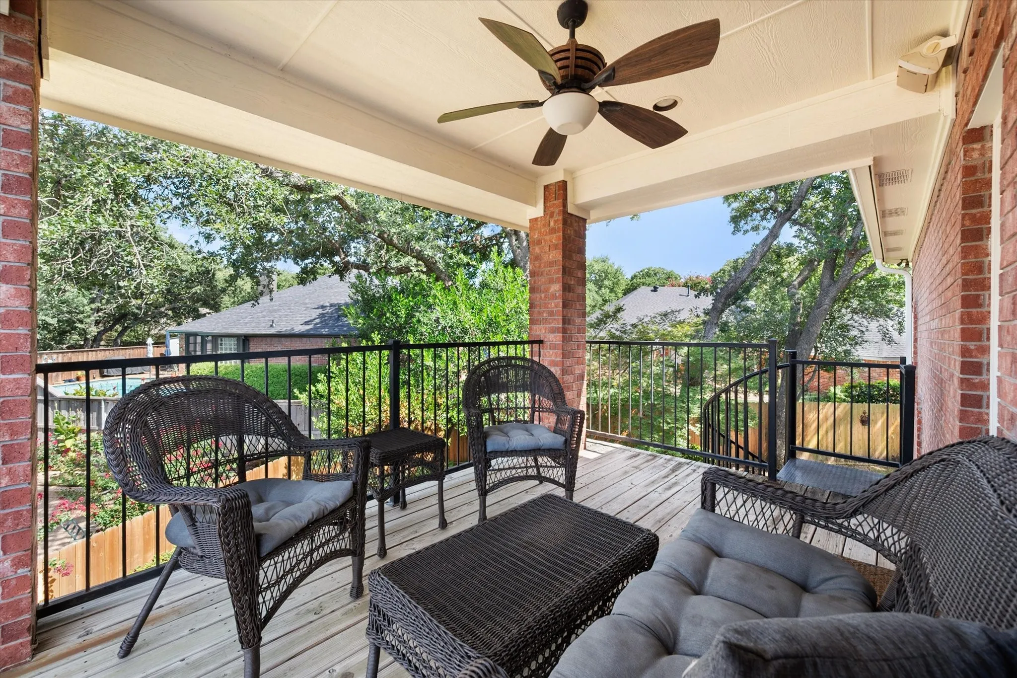 Single Family Residence For Sale in Tarrant County , 5 Brookside Court, Mansfield, Texas 76063, 4 Bedroom, 4 Bathroom, 3 Garage spaces, 3,880 Sqft, built in 1993, mls#21337256, Real Estate Agent in Mansfield, Homes For Sale in Tarrant county, Homes For Sale in Mansfield, Realtor in Mansfield Texas, Real Estate Brokerage Independent Realty Texas, Luminita Cordes Realtor