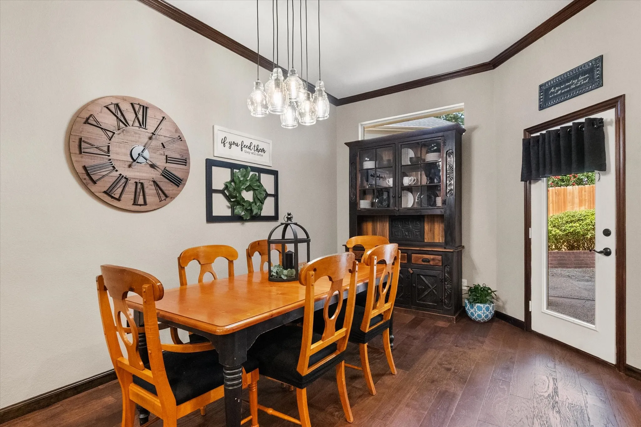 Single Family Residence For Sale in Tarrant County , 5 Brookside Court, Mansfield, Texas 76063, 4 Bedroom, 4 Bathroom, 3 Garage spaces, 3,880 Sqft, built in 1993, mls#21337256, Real Estate Agent in Mansfield, Homes For Sale in Tarrant county, Homes For Sale in Mansfield, Realtor in Mansfield Texas, Real Estate Brokerage Independent Realty Texas, Luminita Cordes Realtor
