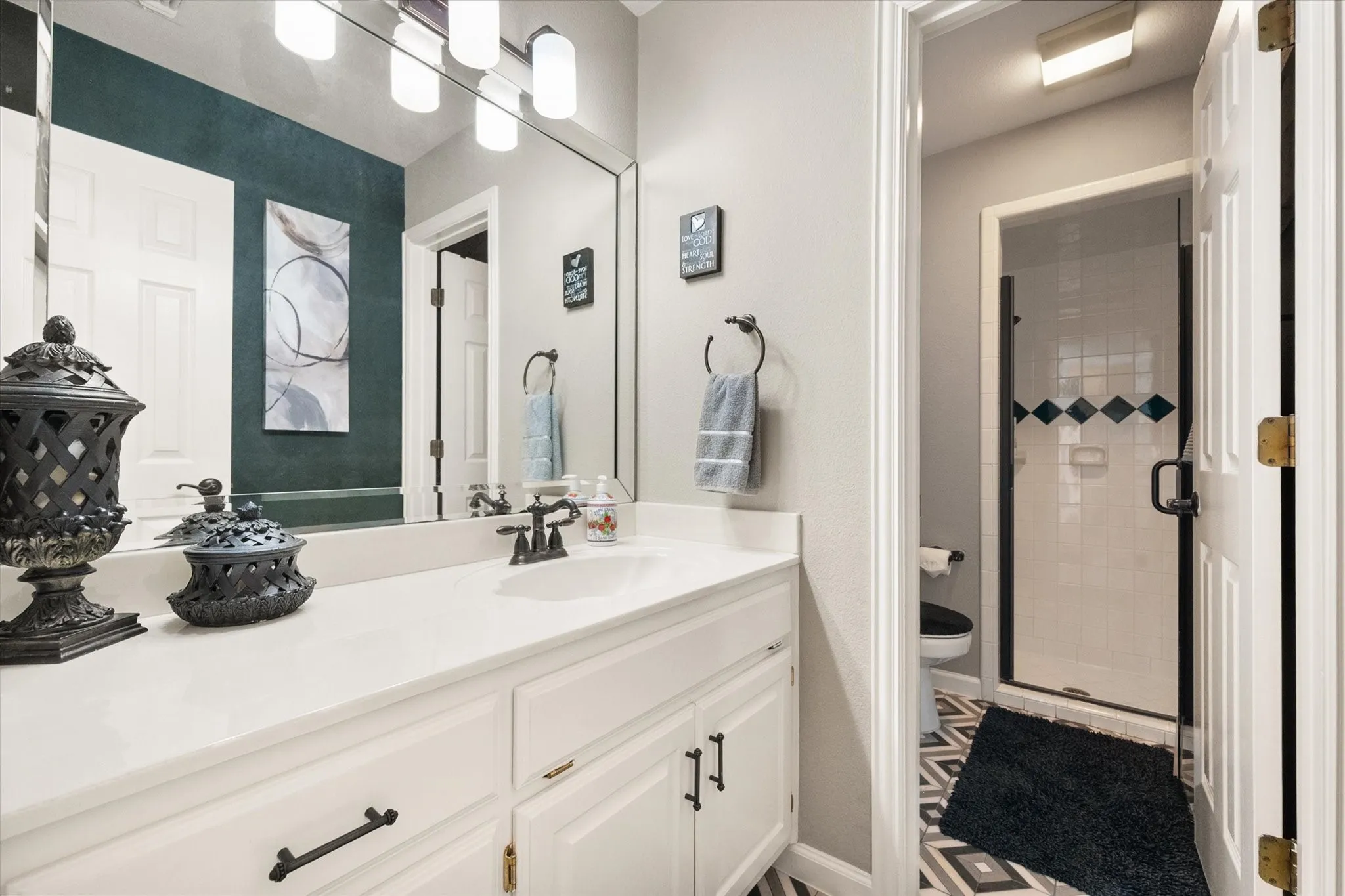 Single Family Residence For Sale in Tarrant County , 5 Brookside Court, Mansfield, Texas 76063, 4 Bedroom, 4 Bathroom, 3 Garage spaces, 3,880 Sqft, built in 1993, mls#21337256, Real Estate Agent in Mansfield, Homes For Sale in Tarrant county, Homes For Sale in Mansfield, Realtor in Mansfield Texas, Real Estate Brokerage Independent Realty Texas, Luminita Cordes Realtor