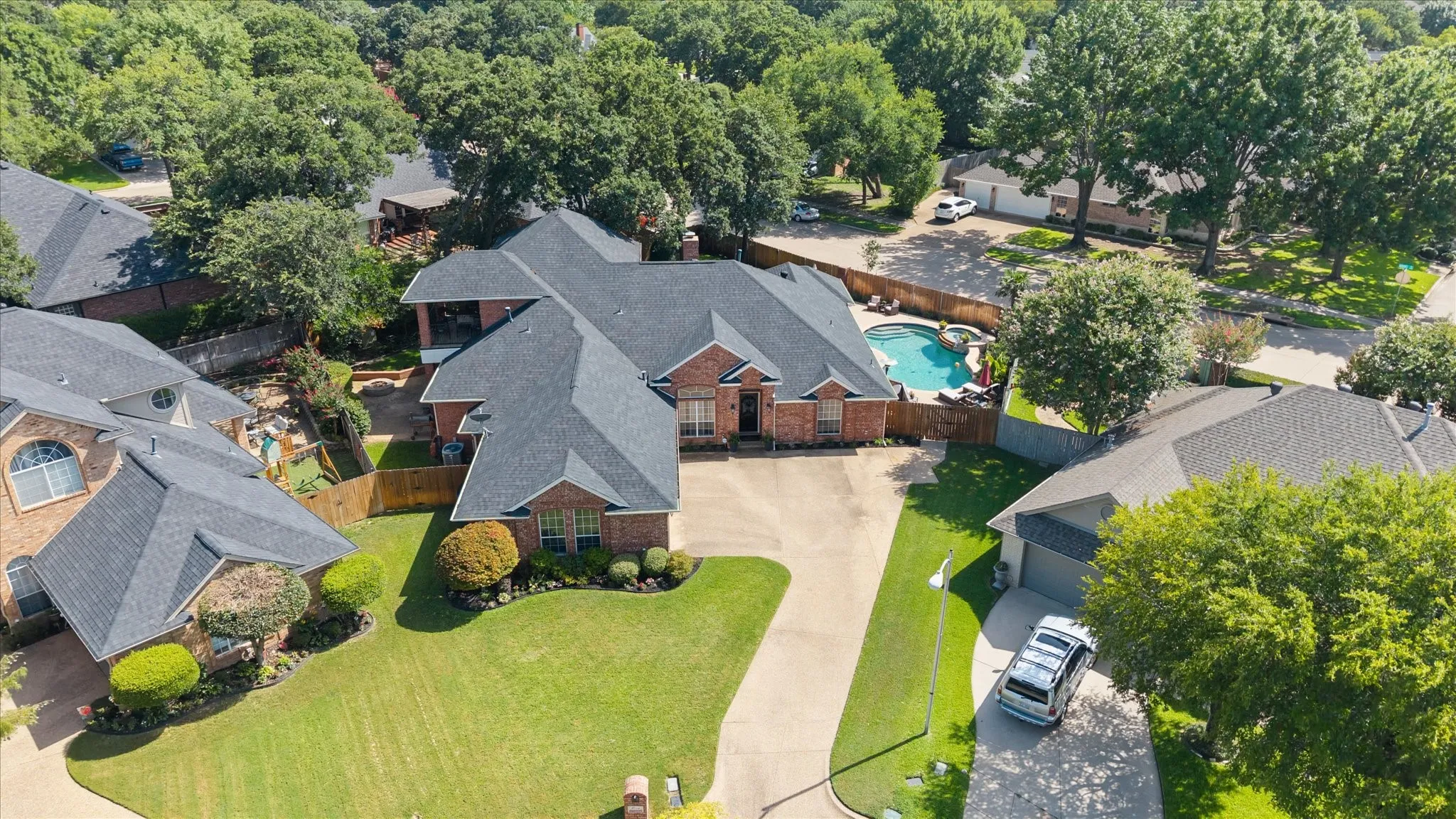 Single Family Residence For Sale in Tarrant County , 5 Brookside Court, Mansfield, Texas 76063, 4 Bedroom, 4 Bathroom, 3 Garage spaces, 3,880 Sqft, built in 1993, mls#21337256, Real Estate Agent in Mansfield, Homes For Sale in Tarrant county, Homes For Sale in Mansfield, Realtor in Mansfield Texas, Real Estate Brokerage Independent Realty Texas, Luminita Cordes Realtor