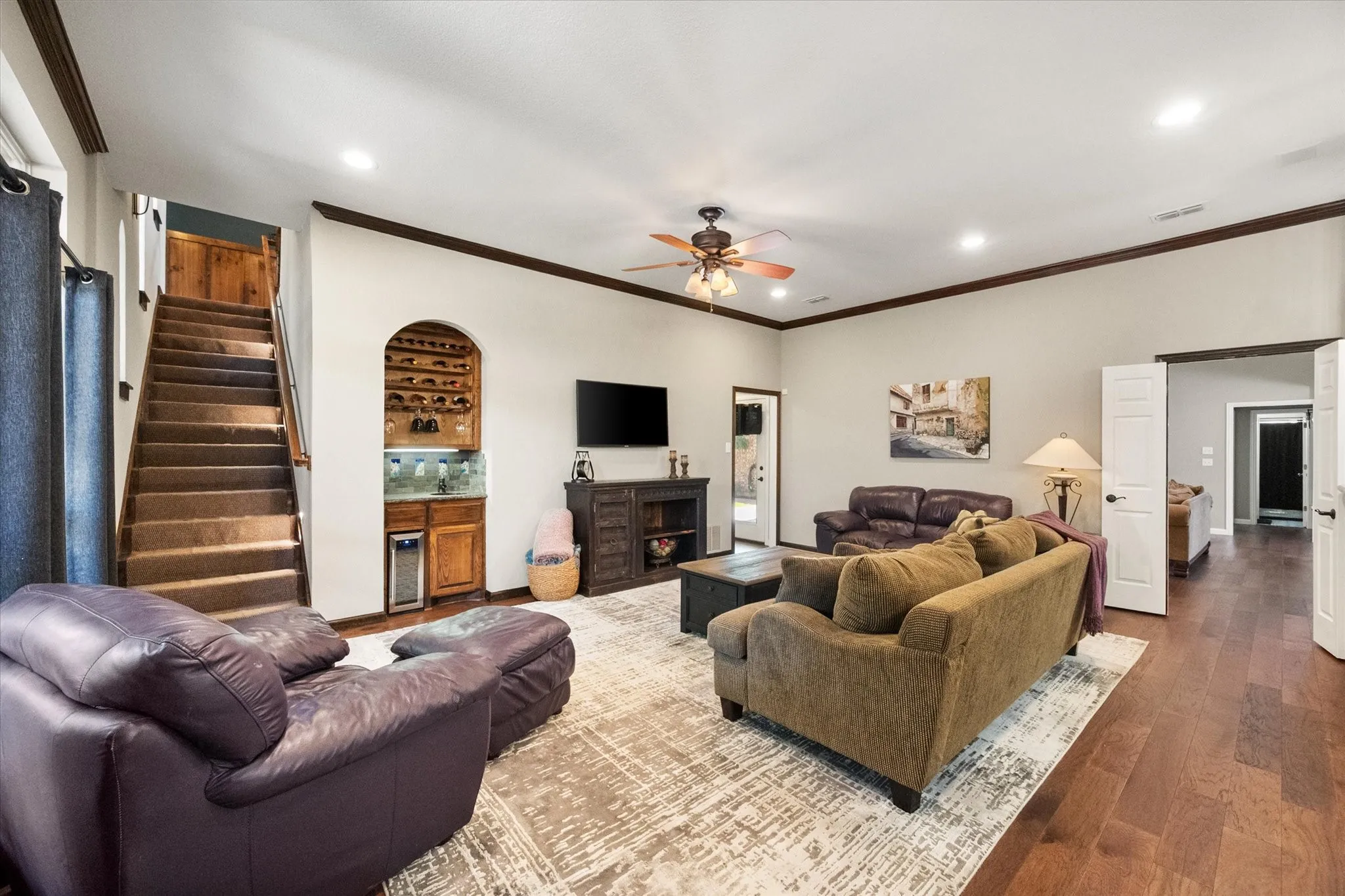 Single Family Residence For Sale in Tarrant County , 5 Brookside Court, Mansfield, Texas 76063, 4 Bedroom, 4 Bathroom, 3 Garage spaces, 3,880 Sqft, built in 1993, mls#21337256, Real Estate Agent in Mansfield, Homes For Sale in Tarrant county, Homes For Sale in Mansfield, Realtor in Mansfield Texas, Real Estate Brokerage Independent Realty Texas, Luminita Cordes Realtor