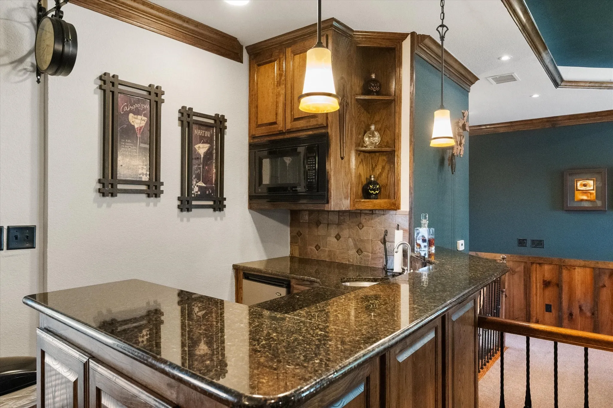 Single Family Residence For Sale in Tarrant County , 5 Brookside Court, Mansfield, Texas 76063, 4 Bedroom, 4 Bathroom, 3 Garage spaces, 3,880 Sqft, built in 1993, mls#21337256, Real Estate Agent in Mansfield, Homes For Sale in Tarrant county, Homes For Sale in Mansfield, Realtor in Mansfield Texas, Real Estate Brokerage Independent Realty Texas, Luminita Cordes Realtor