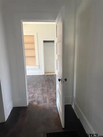 Single Family Residence For Sale in Wood County , 509 N Pacific Street, Mineola, Texas 75773, 3 Bedrooms, 2 Bathrooms, Garage spaces, 1,381 Sqft, built in 1920, Price $188,000, mls#21338623, Real Estate Agent in Mineola, Homes For Sale in Wood county, Homes For Sale in Mineola, Realtor in Mineola Texas, Real Estate Brokerage Independent Realty Texas, Luminita Cordes Realtor