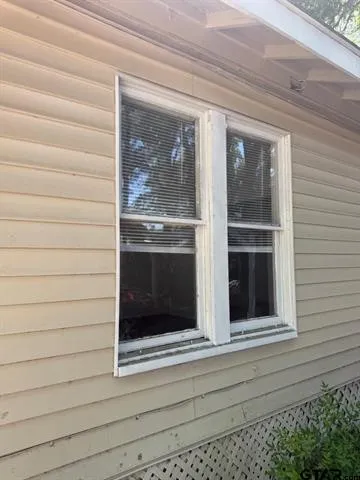 Single Family Residence For Sale in Wood County , 509 N Pacific Street, Mineola, Texas 75773, 3 Bedrooms, 2 Bathrooms, Garage spaces, 1,381 Sqft, built in 1920, Price $188,000, mls#21338623, Real Estate Agent in Mineola, Homes For Sale in Wood county, Homes For Sale in Mineola, Realtor in Mineola Texas, Real Estate Brokerage Independent Realty Texas, Luminita Cordes Realtor