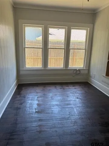 Single Family Residence For Sale in Wood County , 509 N Pacific Street, Mineola, Texas 75773, 3 Bedrooms, 2 Bathrooms, Garage spaces, 1,381 Sqft, built in 1920, Price $188,000, mls#21338623, Real Estate Agent in Mineola, Homes For Sale in Wood county, Homes For Sale in Mineola, Realtor in Mineola Texas, Real Estate Brokerage Independent Realty Texas, Luminita Cordes Realtor