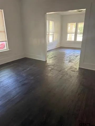 Single Family Residence For Sale in Wood County , 509 N Pacific Street, Mineola, Texas 75773, 3 Bedrooms, 2 Bathrooms, Garage spaces, 1,381 Sqft, built in 1920, Price $188,000, mls#21338623, Real Estate Agent in Mineola, Homes For Sale in Wood county, Homes For Sale in Mineola, Realtor in Mineola Texas, Real Estate Brokerage Independent Realty Texas, Luminita Cordes Realtor
