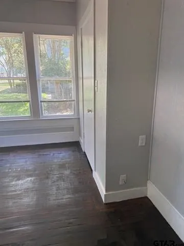 Single Family Residence For Sale in Wood County , 509 N Pacific Street, Mineola, Texas 75773, 3 Bedrooms, 2 Bathrooms, Garage spaces, 1,381 Sqft, built in 1920, Price $188,000, mls#21338623, Real Estate Agent in Mineola, Homes For Sale in Wood county, Homes For Sale in Mineola, Realtor in Mineola Texas, Real Estate Brokerage Independent Realty Texas, Luminita Cordes Realtor