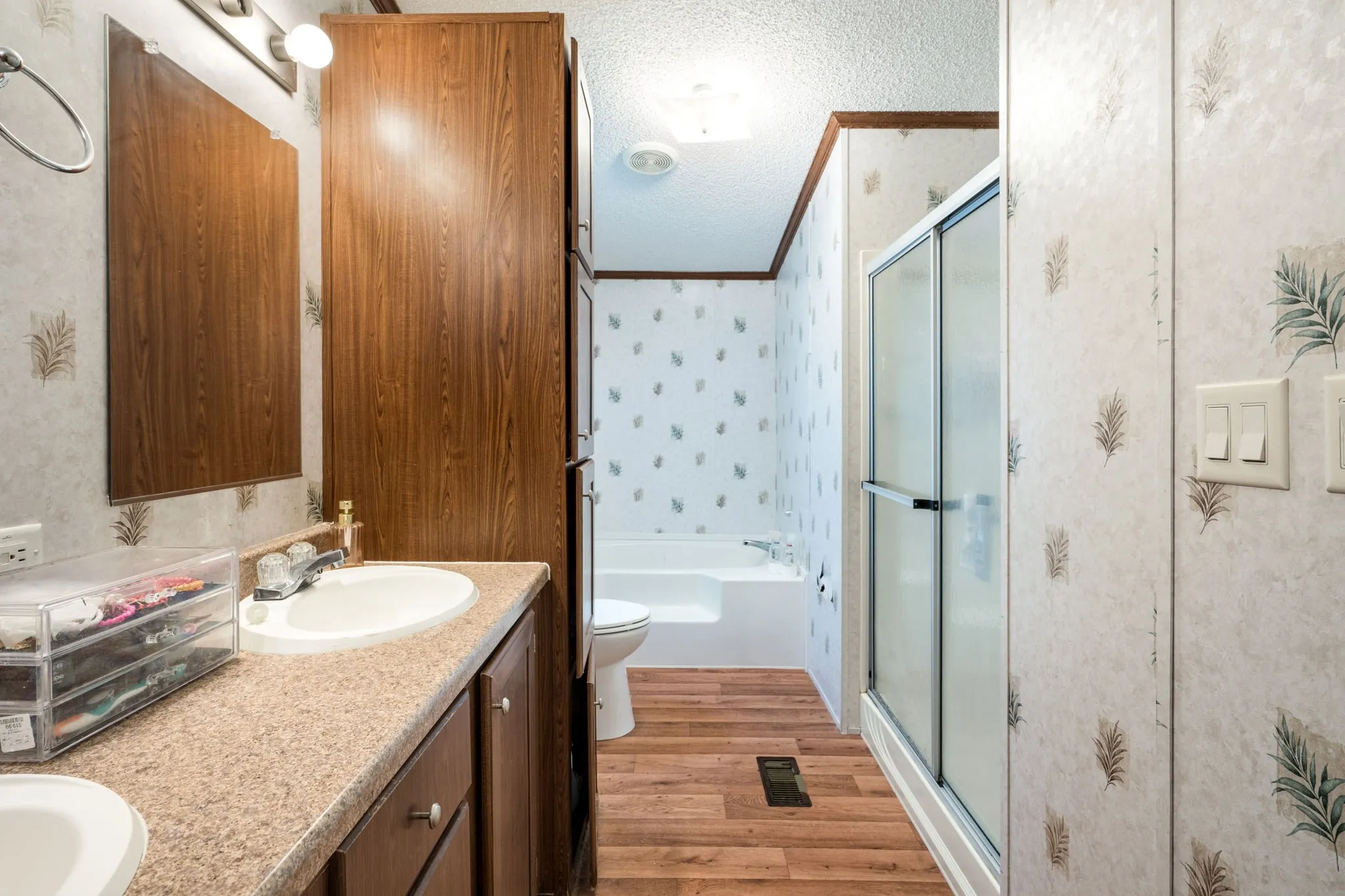 Manufactured Home For Sale in Wise County , 1215 Alliance Boulevard, Rhome, Texas 76078, 3 Bedrooms, 2 Bathrooms, 1 Garage spaces, 1,450 Sqft, built in 2009, Price $250,000, mls#21337871, Real Estate Agent in Rhome, Homes For Sale in Wise county, Homes For Sale in Rhome, Realtor in Rhome Texas, Real Estate Brokerage Independent Realty Texas, Luminita Cordes Realtor