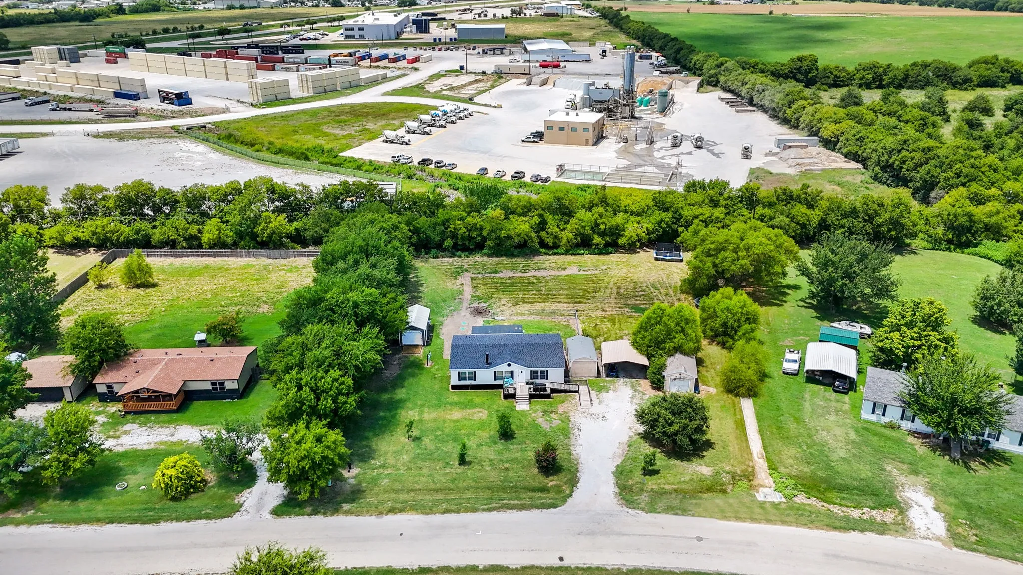 Manufactured Home For Sale in Wise County , 1215 Alliance Boulevard, Rhome, Texas 76078, 3 Bedrooms, 2 Bathrooms, 1 Garage spaces, 1,450 Sqft, built in 2009, Price $250,000, mls#21337871, Real Estate Agent in Rhome, Homes For Sale in Wise county, Homes For Sale in Rhome, Realtor in Rhome Texas, Real Estate Brokerage Independent Realty Texas, Luminita Cordes Realtor