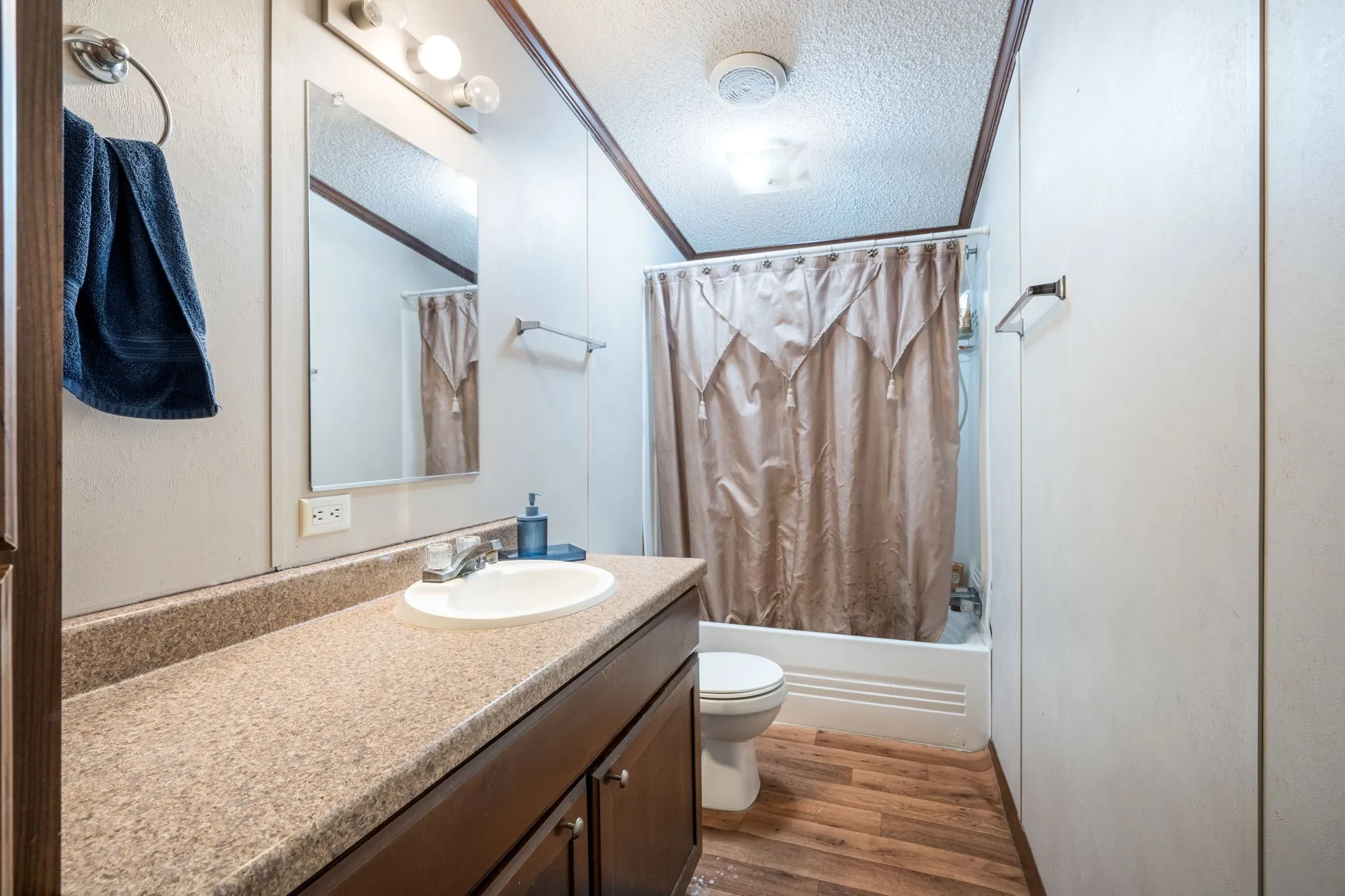 Manufactured Home For Sale in Wise County , 1215 Alliance Boulevard, Rhome, Texas 76078, 3 Bedrooms, 2 Bathrooms, 1 Garage spaces, 1,450 Sqft, built in 2009, Price $250,000, mls#21337871, Real Estate Agent in Rhome, Homes For Sale in Wise county, Homes For Sale in Rhome, Realtor in Rhome Texas, Real Estate Brokerage Independent Realty Texas, Luminita Cordes Realtor