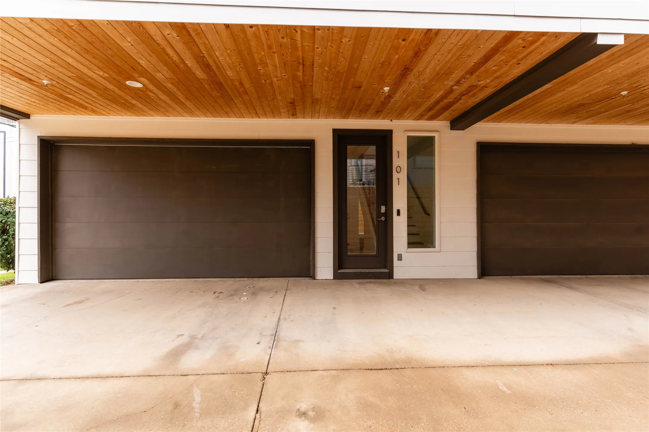 Condominium For Sale in Dallas County , 2623 Kimsey Drive 101, Dallas, Texas 75235, 2 Bedroom, 3 Bathroom, 1 Garage spaces, 1,463 Sqft, built in 2019, mls#21338626, Real Estate Agent in Dallas, Homes For Sale in Dallas county, Homes For Sale in Dallas, Realtor in Dallas Texas, Real Estate Brokerage Independent Realty Texas, Luminita Cordes Realtor