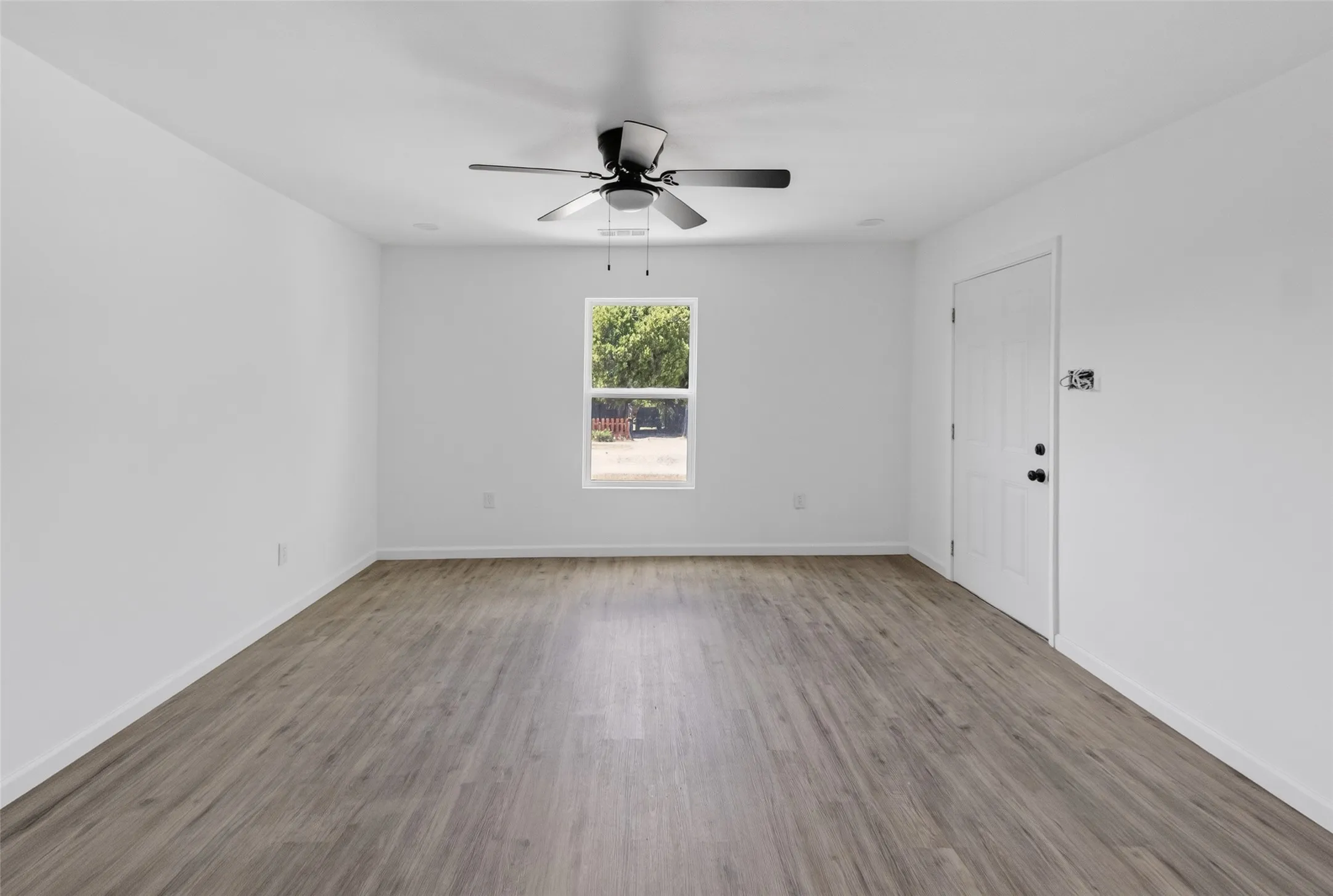 Single Family Residence For Sale in Tarrant County , 1212 E Ramsey Avenue, Fort Worth, Texas 76104, 4 Bedroom, 2 Bathroom, Garage spaces, 1,390 Sqft, built in 1945, mls#21332183, Real Estate Agent in Fort Worth, Homes For Sale in Tarrant county, Homes For Sale in Fort Worth, Realtor in Fort Worth Texas, Real Estate Brokerage Independent Realty Texas, Luminita Cordes Realtor