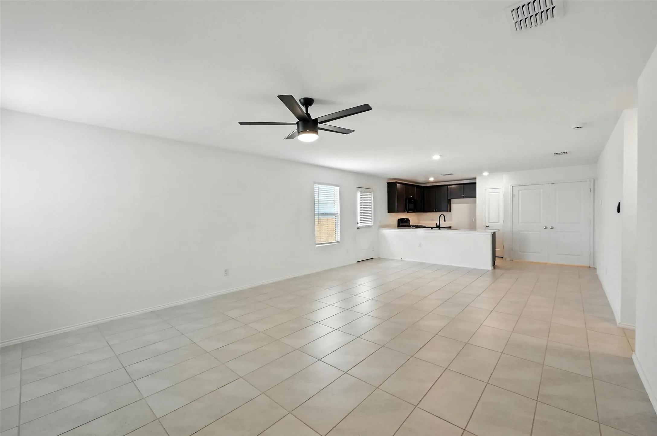 Single Family Residence For Sale in Tarrant County , 2733 Slatewood Drive, Fort Worth, Texas 76179, 3 Bedrooms, 2 Bathrooms, 2 Garage spaces, 1,276 Sqft, built in 2022, Price $270,000, mls#21338621, Real Estate Agent in Fort Worth, Homes For Sale in Tarrant county, Homes For Sale in Fort Worth, Realtor in Fort Worth Texas, Real Estate Brokerage Independent Realty Texas, Luminita Cordes Realtor