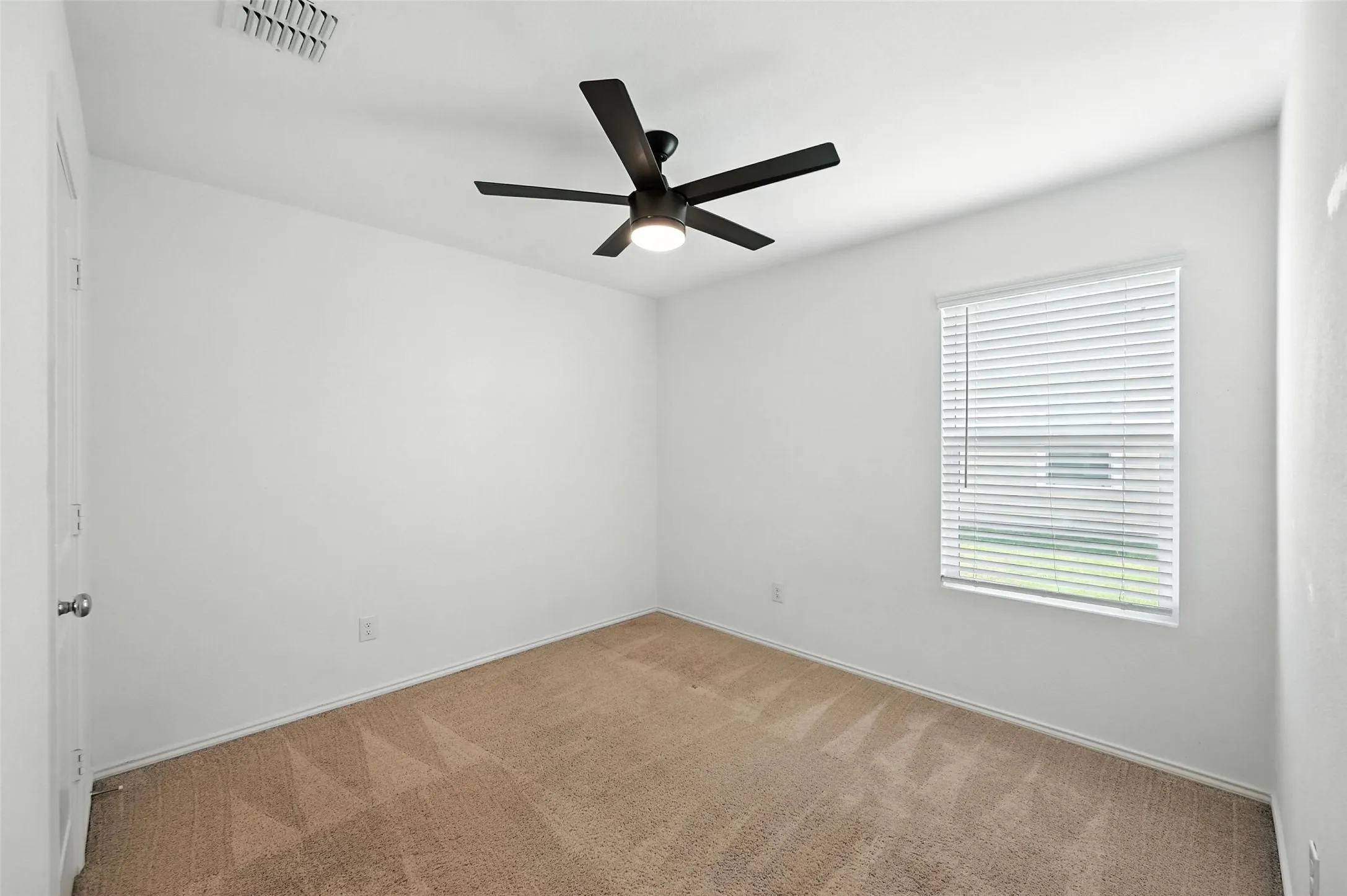Single Family Residence For Sale in Tarrant County , 2733 Slatewood Drive, Fort Worth, Texas 76179, 3 Bedrooms, 2 Bathrooms, 2 Garage spaces, 1,276 Sqft, built in 2022, Price $270,000, mls#21338621, Real Estate Agent in Fort Worth, Homes For Sale in Tarrant county, Homes For Sale in Fort Worth, Realtor in Fort Worth Texas, Real Estate Brokerage Independent Realty Texas, Luminita Cordes Realtor