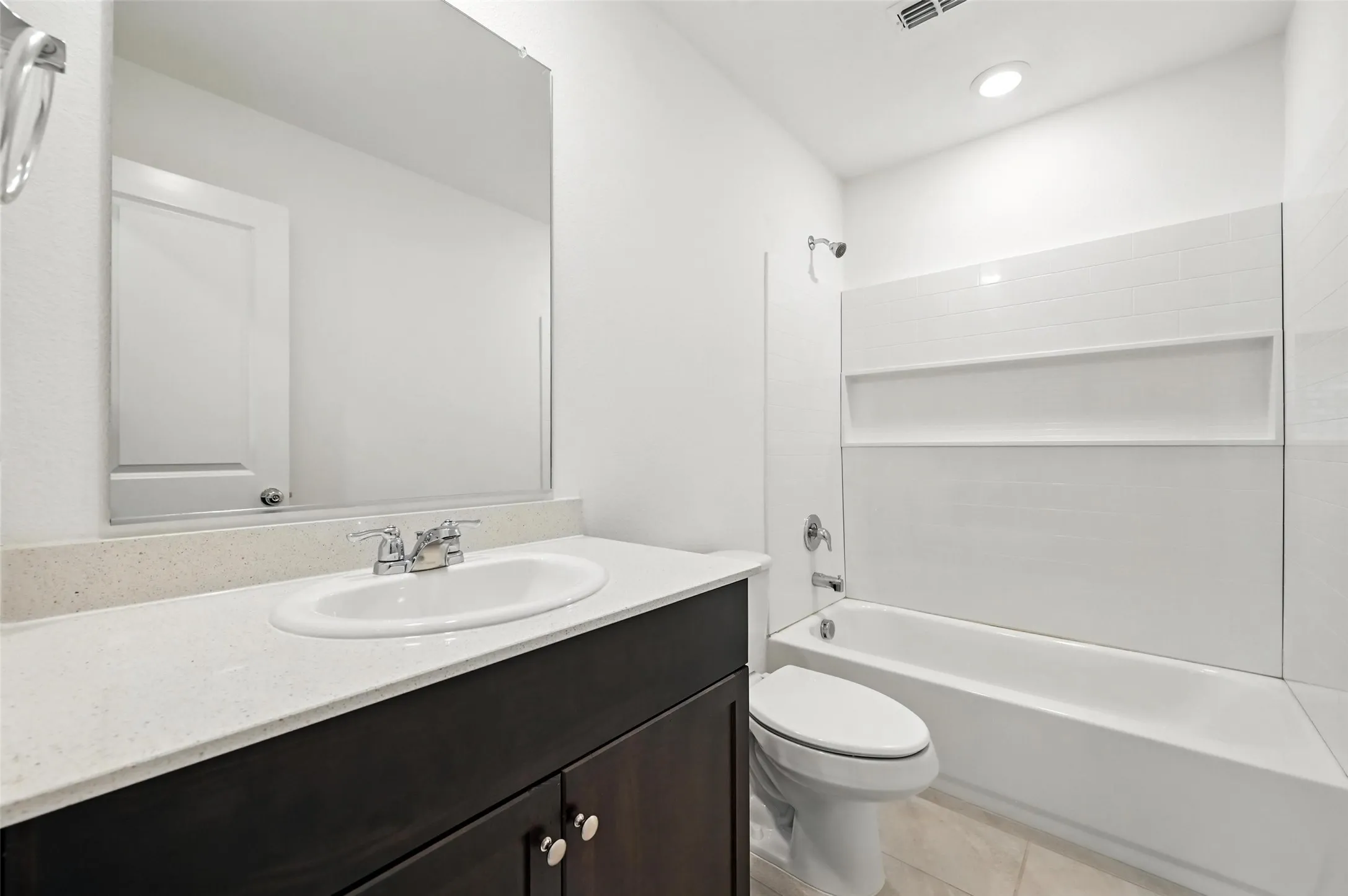 Single Family Residence For Sale in Tarrant County , 2733 Slatewood Drive, Fort Worth, Texas 76179, 3 Bedrooms, 2 Bathrooms, 2 Garage spaces, 1,276 Sqft, built in 2022, Price $270,000, mls#21338621, Real Estate Agent in Fort Worth, Homes For Sale in Tarrant county, Homes For Sale in Fort Worth, Realtor in Fort Worth Texas, Real Estate Brokerage Independent Realty Texas, Luminita Cordes Realtor