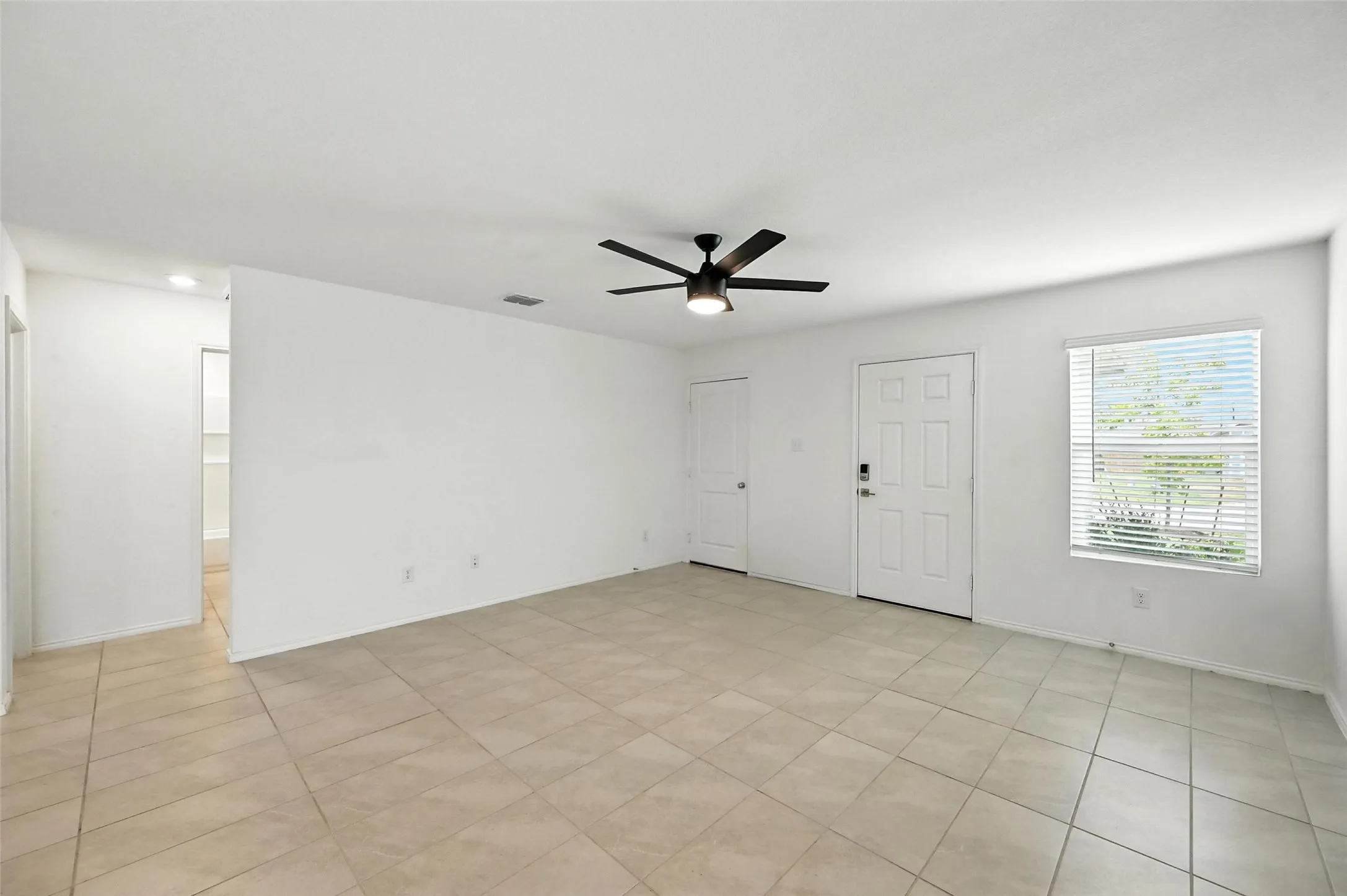 Single Family Residence For Sale in Tarrant County , 2733 Slatewood Drive, Fort Worth, Texas 76179, 3 Bedrooms, 2 Bathrooms, 2 Garage spaces, 1,276 Sqft, built in 2022, Price $270,000, mls#21338621, Real Estate Agent in Fort Worth, Homes For Sale in Tarrant county, Homes For Sale in Fort Worth, Realtor in Fort Worth Texas, Real Estate Brokerage Independent Realty Texas, Luminita Cordes Realtor