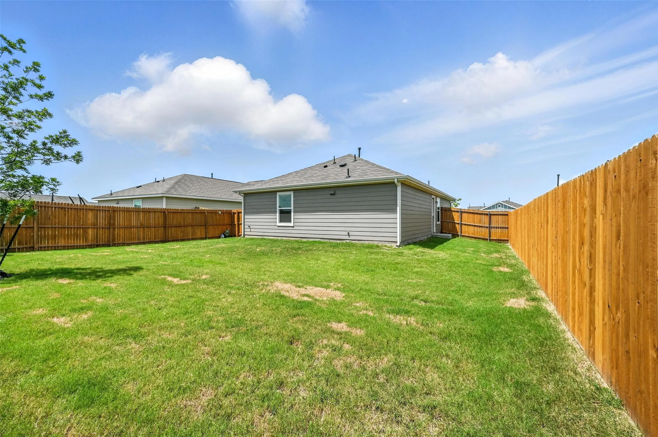 Single Family Residence For Sale in Tarrant County , 2733 Slatewood Drive, Fort Worth, Texas 76179, 3 Bedrooms, 2 Bathrooms, 2 Garage spaces, 1,276 Sqft, built in 2022, Price $270,000, mls#21338621, Real Estate Agent in Fort Worth, Homes For Sale in Tarrant county, Homes For Sale in Fort Worth, Realtor in Fort Worth Texas, Real Estate Brokerage Independent Realty Texas, Luminita Cordes Realtor