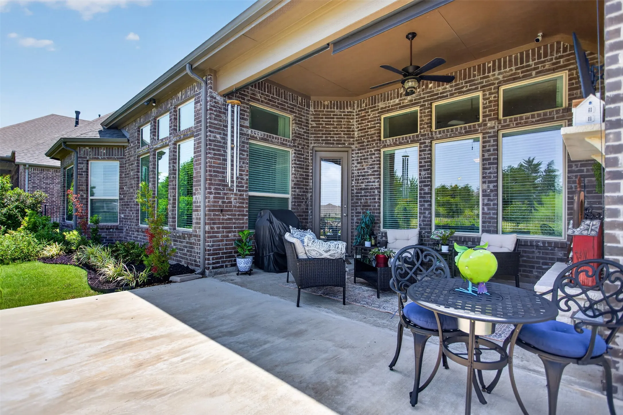 Single Family Residence For Sale in Rockwall County , 2809 Abundant Court, Heath, Texas 75126, 3 Bedroom, 3 Bathroom, 2 Garage spaces, 2,501 Sqft, built in 2017, mls#21336476, Real Estate Agent in Heath, Homes For Sale in Rockwall county, Homes For Sale in Heath, Realtor in Heath Texas, Real Estate Brokerage Independent Realty Texas, Luminita Cordes Realtor