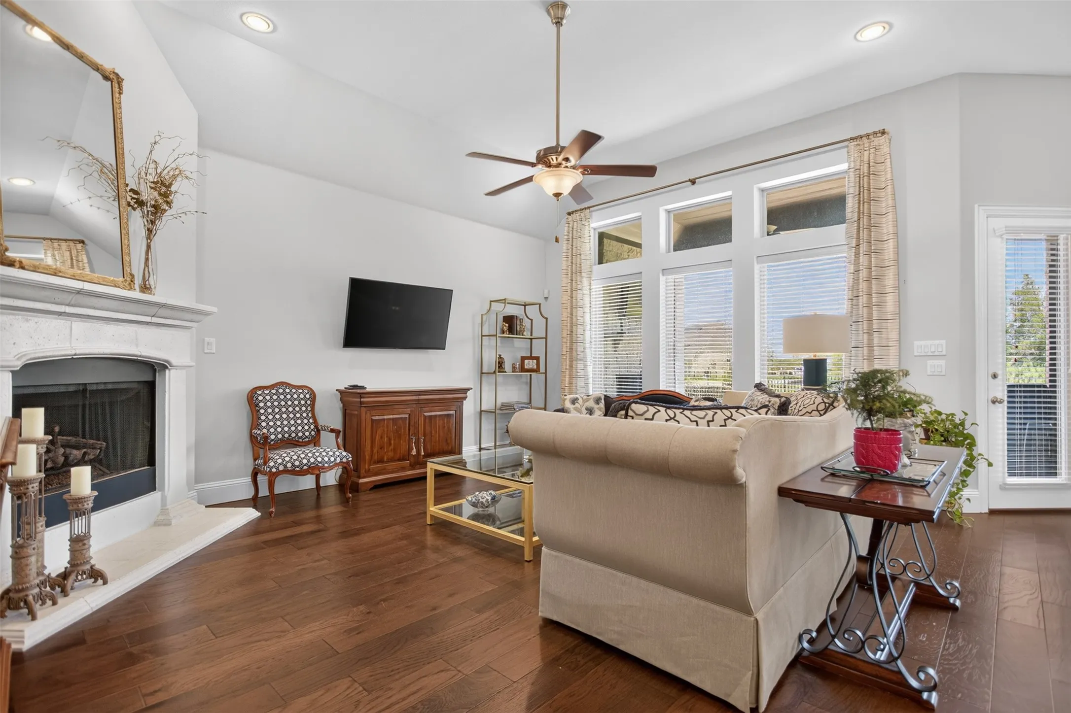 Single Family Residence For Sale in Rockwall County , 2809 Abundant Court, Heath, Texas 75126, 3 Bedroom, 3 Bathroom, 2 Garage spaces, 2,501 Sqft, built in 2017, mls#21336476, Real Estate Agent in Heath, Homes For Sale in Rockwall county, Homes For Sale in Heath, Realtor in Heath Texas, Real Estate Brokerage Independent Realty Texas, Luminita Cordes Realtor