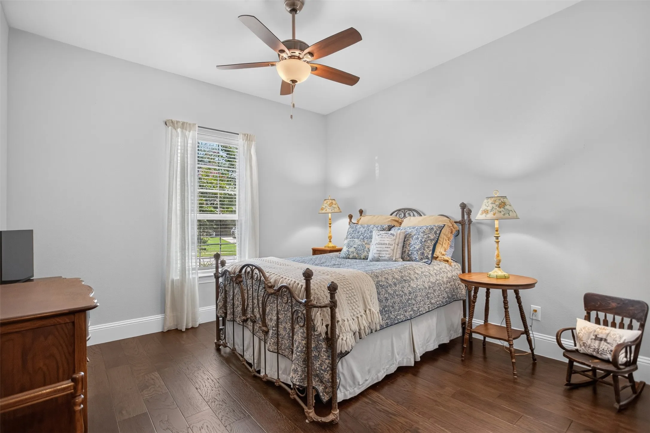 Single Family Residence For Sale in Rockwall County , 2809 Abundant Court, Heath, Texas 75126, 3 Bedroom, 3 Bathroom, 2 Garage spaces, 2,501 Sqft, built in 2017, mls#21336476, Real Estate Agent in Heath, Homes For Sale in Rockwall county, Homes For Sale in Heath, Realtor in Heath Texas, Real Estate Brokerage Independent Realty Texas, Luminita Cordes Realtor