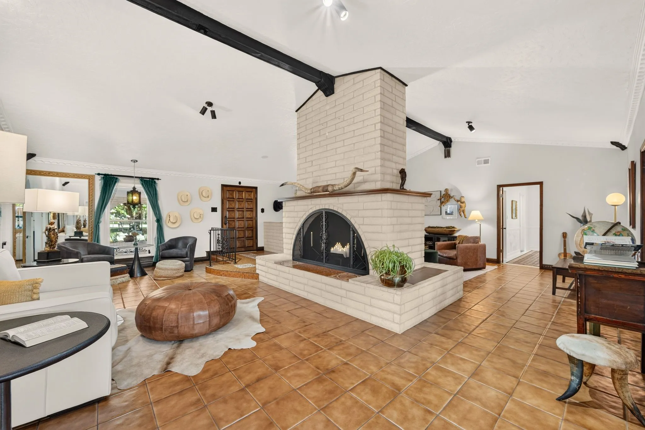 Single Family Residence For Sale in Denton County , 5120 Wildwood Drive, Flower Mound, Texas 75028, 3 Bedroom, 2 Bathroom, 2 Garage spaces, 2,764 Sqft, built in 1978, mls#21331117, Real Estate Agent in Flower Mound, Homes For Sale in Denton county, Homes For Sale in Flower Mound, Realtor in Flower Mound Texas, Real Estate Brokerage Independent Realty Texas, Luminita Cordes Realtor