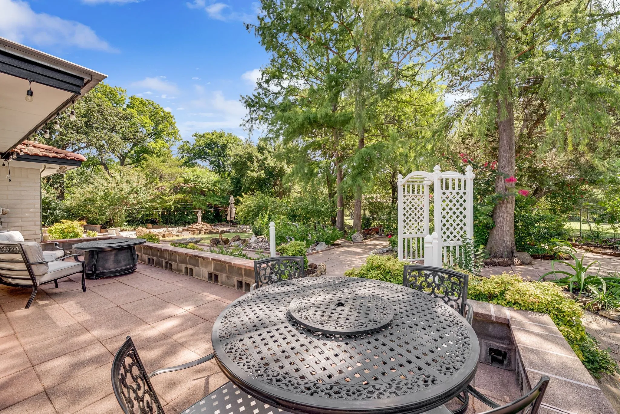 Single Family Residence For Sale in Denton County , 5120 Wildwood Drive, Flower Mound, Texas 75028, 3 Bedroom, 2 Bathroom, 2 Garage spaces, 2,764 Sqft, built in 1978, mls#21331117, Real Estate Agent in Flower Mound, Homes For Sale in Denton county, Homes For Sale in Flower Mound, Realtor in Flower Mound Texas, Real Estate Brokerage Independent Realty Texas, Luminita Cordes Realtor