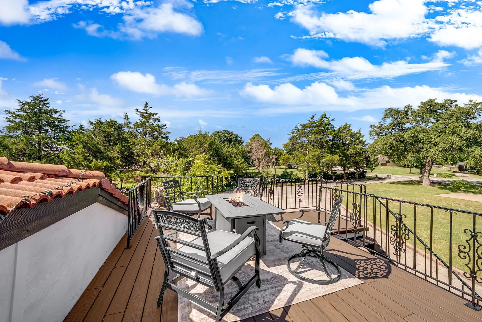 Single Family Residence For Sale in Denton County , 5120 Wildwood Drive, Flower Mound, Texas 75028, 3 Bedroom, 2 Bathroom, 2 Garage spaces, 2,764 Sqft, built in 1978, mls#21331117, Real Estate Agent in Flower Mound, Homes For Sale in Denton county, Homes For Sale in Flower Mound, Realtor in Flower Mound Texas, Real Estate Brokerage Independent Realty Texas, Luminita Cordes Realtor