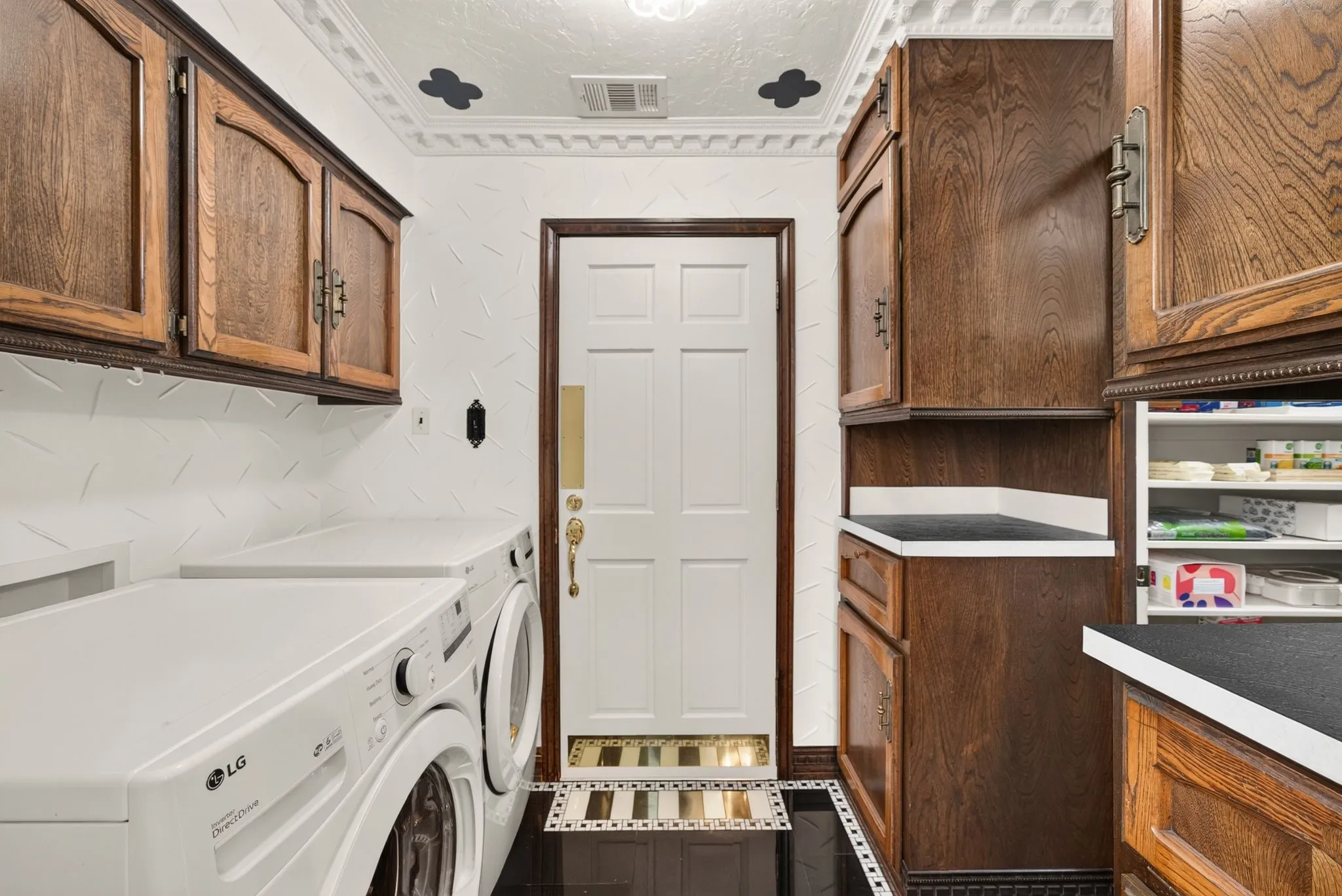 Single Family Residence For Sale in Denton County , 5120 Wildwood Drive, Flower Mound, Texas 75028, 3 Bedroom, 2 Bathroom, 2 Garage spaces, 2,764 Sqft, built in 1978, mls#21331117, Real Estate Agent in Flower Mound, Homes For Sale in Denton county, Homes For Sale in Flower Mound, Realtor in Flower Mound Texas, Real Estate Brokerage Independent Realty Texas, Luminita Cordes Realtor