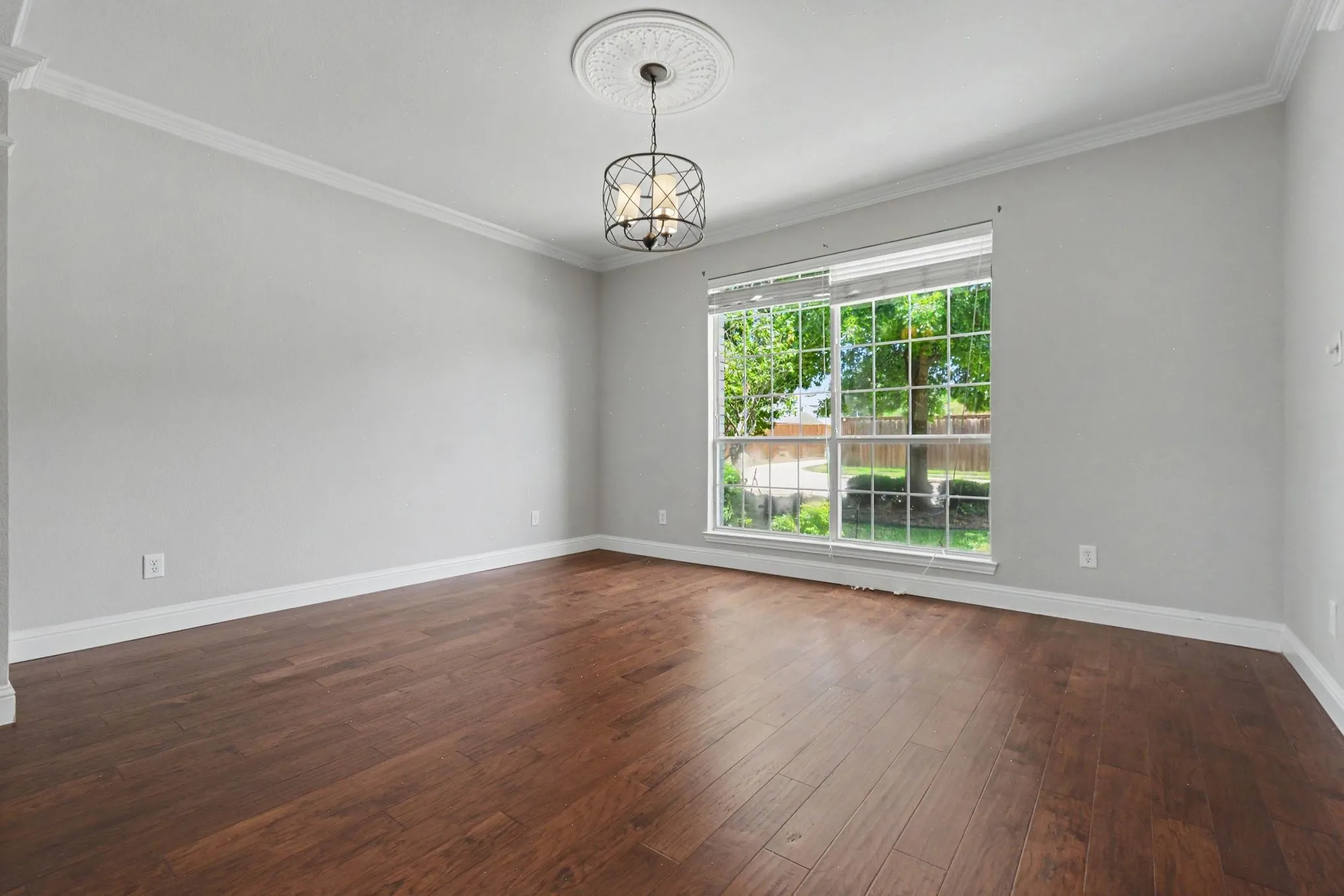 Single Family Residence For Sale in Collin County , 415 Heatherwood Drive, Allen, Texas 75002, 5 Bedroom, 4 Bathroom, 2 Garage spaces, 3,308 Sqft, built in 1999, mls#21338551, Real Estate Agent in Allen, Homes For Sale in Collin county, Homes For Sale in Allen, Realtor in Allen Texas, Real Estate Brokerage Independent Realty Texas, Luminita Cordes Realtor