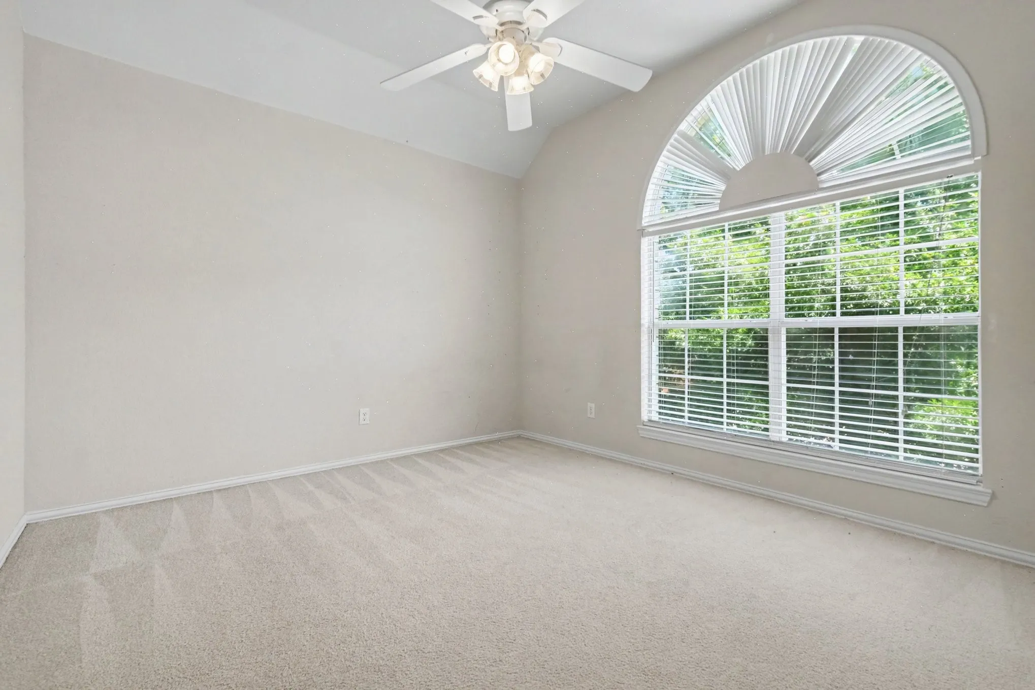 Single Family Residence For Sale in Collin County , 415 Heatherwood Drive, Allen, Texas 75002, 5 Bedroom, 4 Bathroom, 2 Garage spaces, 3,308 Sqft, built in 1999, mls#21338551, Real Estate Agent in Allen, Homes For Sale in Collin county, Homes For Sale in Allen, Realtor in Allen Texas, Real Estate Brokerage Independent Realty Texas, Luminita Cordes Realtor