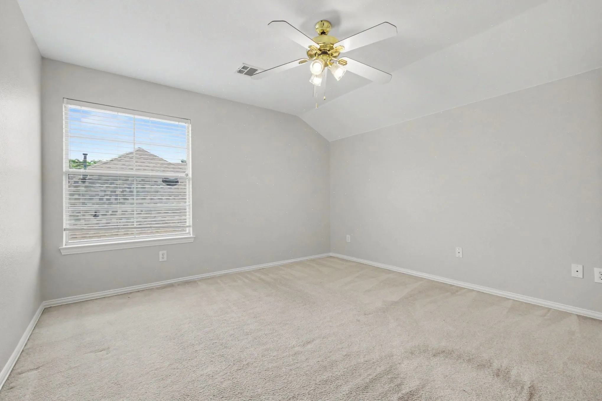 Single Family Residence For Sale in Collin County , 415 Heatherwood Drive, Allen, Texas 75002, 5 Bedroom, 4 Bathroom, 2 Garage spaces, 3,308 Sqft, built in 1999, mls#21338551, Real Estate Agent in Allen, Homes For Sale in Collin county, Homes For Sale in Allen, Realtor in Allen Texas, Real Estate Brokerage Independent Realty Texas, Luminita Cordes Realtor