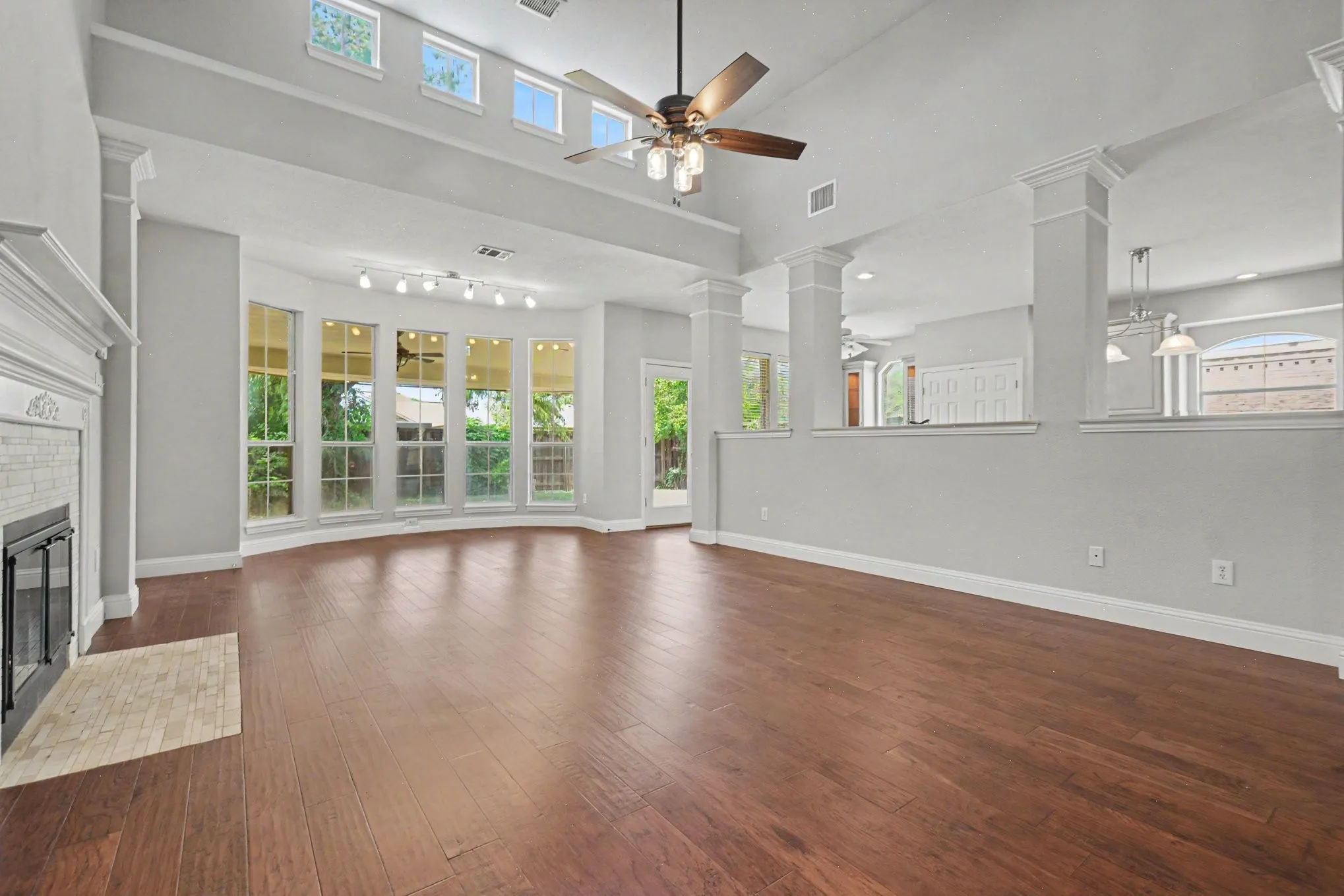 Single Family Residence For Sale in Collin County , 415 Heatherwood Drive, Allen, Texas 75002, 5 Bedroom, 4 Bathroom, 2 Garage spaces, 3,308 Sqft, built in 1999, mls#21338551, Real Estate Agent in Allen, Homes For Sale in Collin county, Homes For Sale in Allen, Realtor in Allen Texas, Real Estate Brokerage Independent Realty Texas, Luminita Cordes Realtor