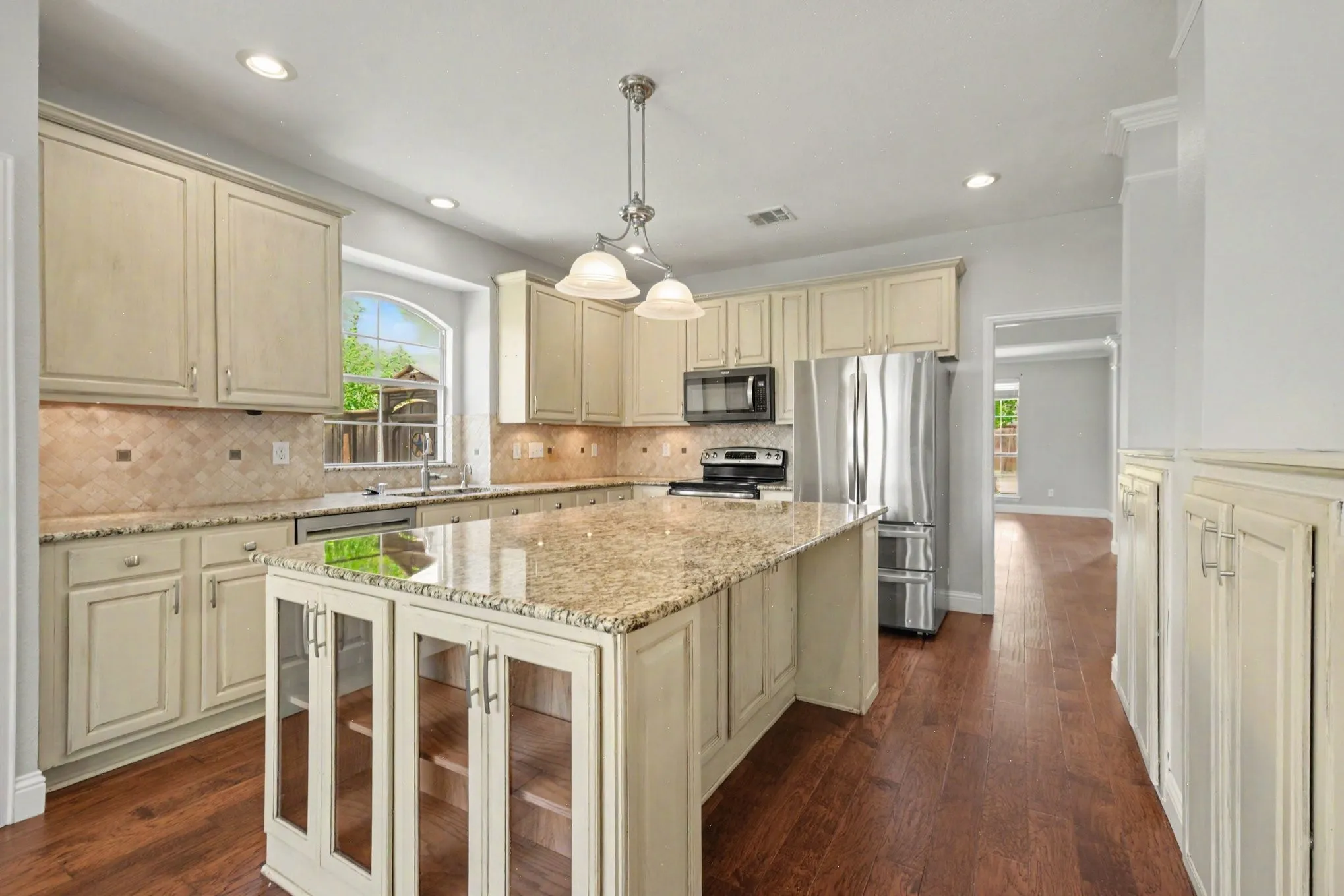 Single Family Residence For Sale in Collin County , 415 Heatherwood Drive, Allen, Texas 75002, 5 Bedroom, 4 Bathroom, 2 Garage spaces, 3,308 Sqft, built in 1999, mls#21338551, Real Estate Agent in Allen, Homes For Sale in Collin county, Homes For Sale in Allen, Realtor in Allen Texas, Real Estate Brokerage Independent Realty Texas, Luminita Cordes Realtor