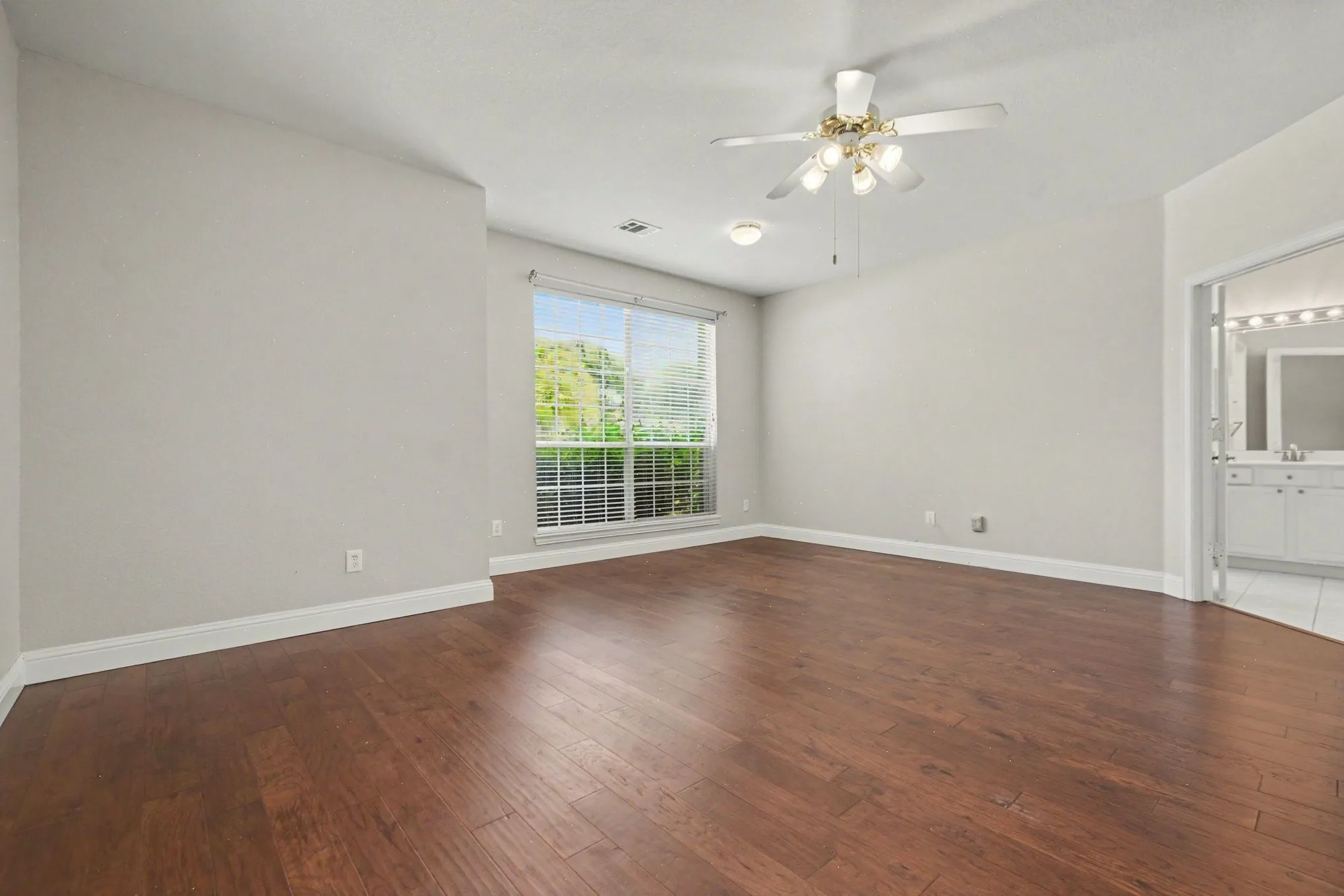 Single Family Residence For Sale in Collin County , 415 Heatherwood Drive, Allen, Texas 75002, 5 Bedroom, 4 Bathroom, 2 Garage spaces, 3,308 Sqft, built in 1999, mls#21338551, Real Estate Agent in Allen, Homes For Sale in Collin county, Homes For Sale in Allen, Realtor in Allen Texas, Real Estate Brokerage Independent Realty Texas, Luminita Cordes Realtor