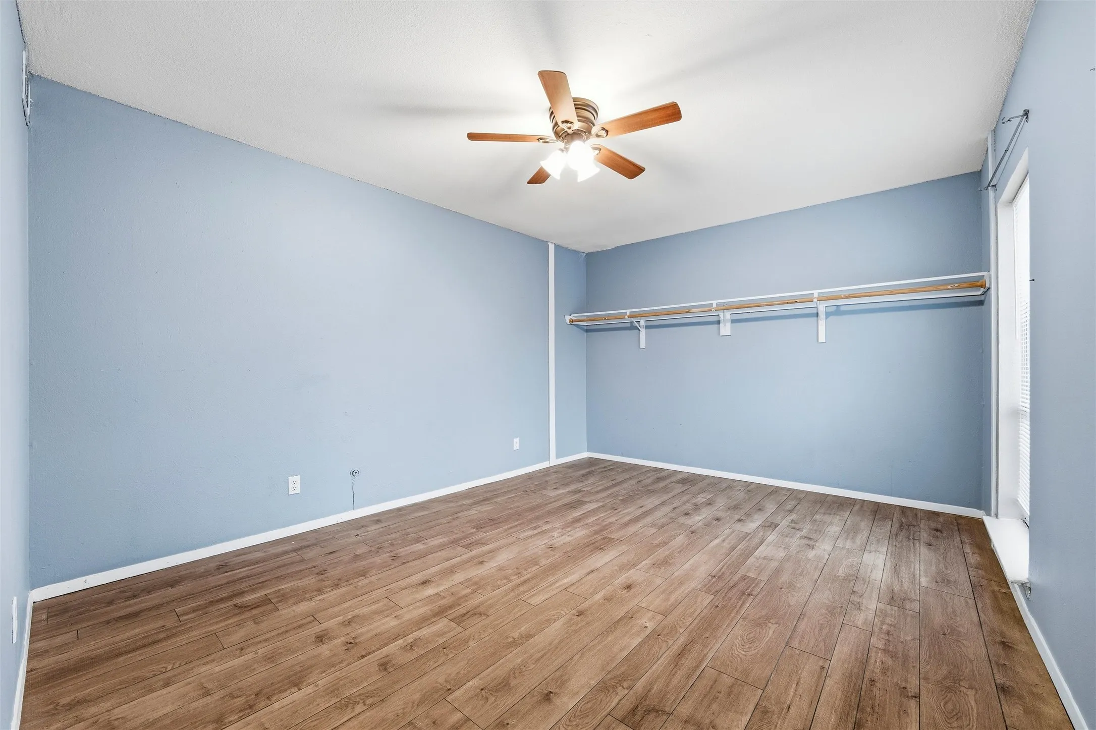 Condominium For Sale in Tarrant County , 5604 Boca Raton Boulevard 248, Fort Worth, Texas 76112, 2 Bedroom, 2 Bathroom, Garage spaces, 1,069 Sqft, built in 1972, mls#21337625, Real Estate Agent in Fort Worth, Homes For Sale in Tarrant county, Homes For Sale in Fort Worth, Realtor in Fort Worth Texas, Real Estate Brokerage Independent Realty Texas, Luminita Cordes Realtor