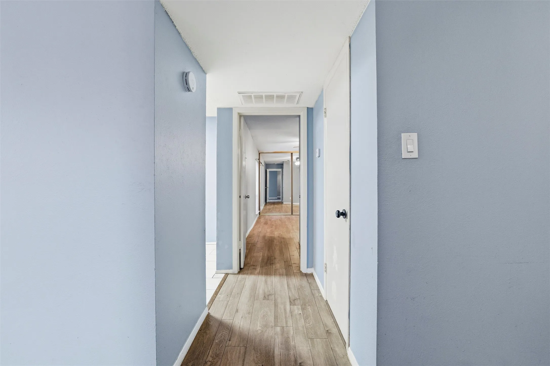 Condominium For Sale in Tarrant County , 5604 Boca Raton Boulevard 248, Fort Worth, Texas 76112, 2 Bedroom, 2 Bathroom, Garage spaces, 1,069 Sqft, built in 1972, mls#21337625, Real Estate Agent in Fort Worth, Homes For Sale in Tarrant county, Homes For Sale in Fort Worth, Realtor in Fort Worth Texas, Real Estate Brokerage Independent Realty Texas, Luminita Cordes Realtor