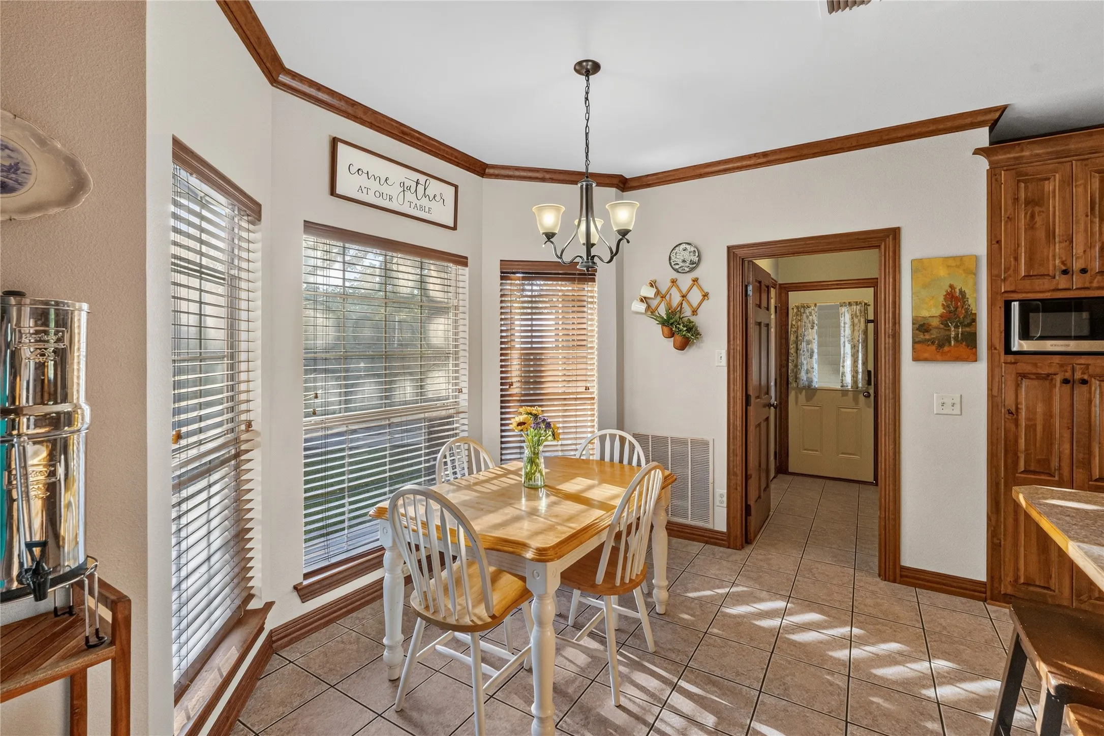 Single Family Residence For Sale in Hopkins County , 340 County Road 3585, Dike, Texas 75437, 3 Bedroom, 4 Bathroom, 2 Garage spaces, 2,612 Sqft, built in 2000, mls#21338629, Real Estate Agent in Dike, Homes For Sale in Hopkins county, Homes For Sale in Dike, Realtor in Dike Texas, Real Estate Brokerage Independent Realty Texas, Luminita Cordes Realtor
