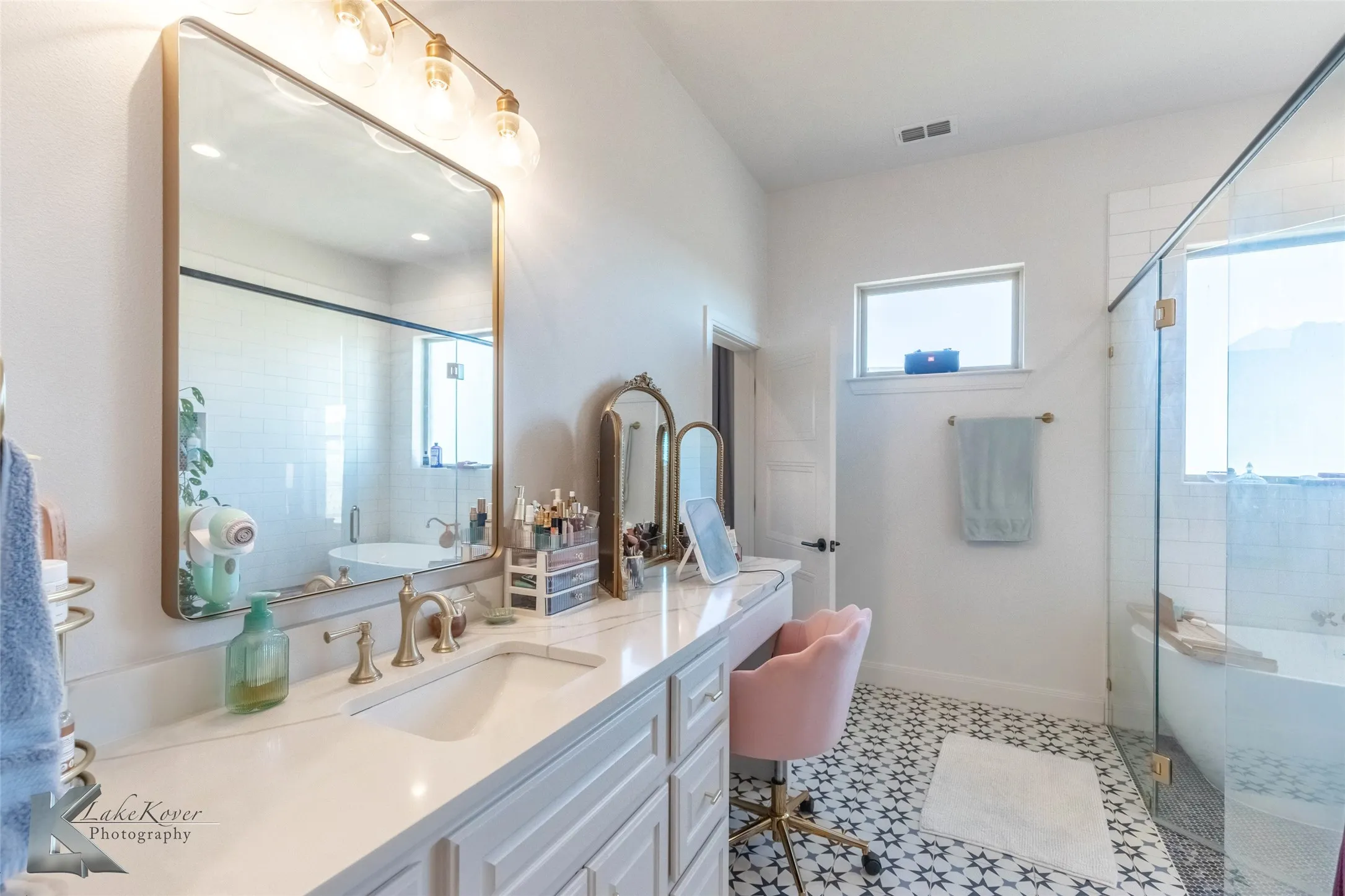 Single Family Residence For Rent in Taylor County , 233 Calumet Street, Abilene, Texas 79606, 4 Bedroom, 3 Bathroom, 2 Garage spaces, 2,543 Sqft, built in 2022, mls#21338676, Real Estate Agent in Abilene, Homes For Rent in Taylor county, Homes For Rent in Abilene, Realtor in Abilene Texas, Real Estate Brokerage Independent Realty Texas, Luminita Cordes Realtor