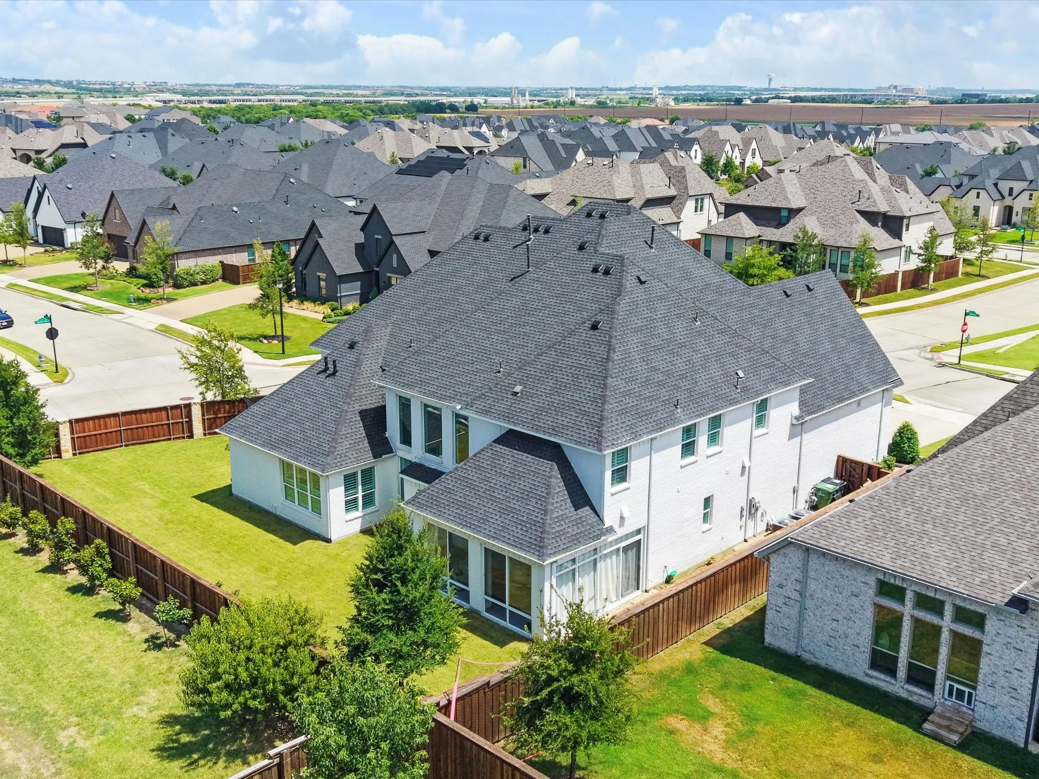 Single Family Residence For Sale in Collin County , 2090 Windomere Drive, Prosper, Texas 75078, 5 Bedroom, 6 Bathroom, 3 Garage spaces, 5,613 Sqft, built in 2020, mls#21336902, Real Estate Agent in Prosper, Homes For Sale in Collin county, Homes For Sale in Prosper, Realtor in Prosper Texas, Real Estate Brokerage Independent Realty Texas, Luminita Cordes Realtor