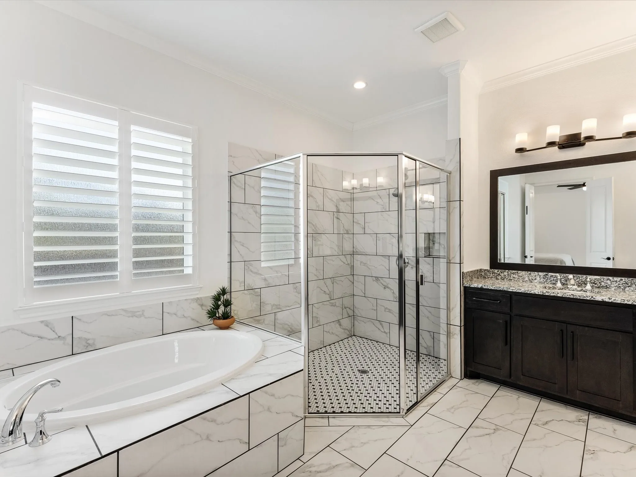 Single Family Residence For Sale in Collin County , 2090 Windomere Drive, Prosper, Texas 75078, 5 Bedroom, 6 Bathroom, 3 Garage spaces, 5,613 Sqft, built in 2020, mls#21336902, Real Estate Agent in Prosper, Homes For Sale in Collin county, Homes For Sale in Prosper, Realtor in Prosper Texas, Real Estate Brokerage Independent Realty Texas, Luminita Cordes Realtor