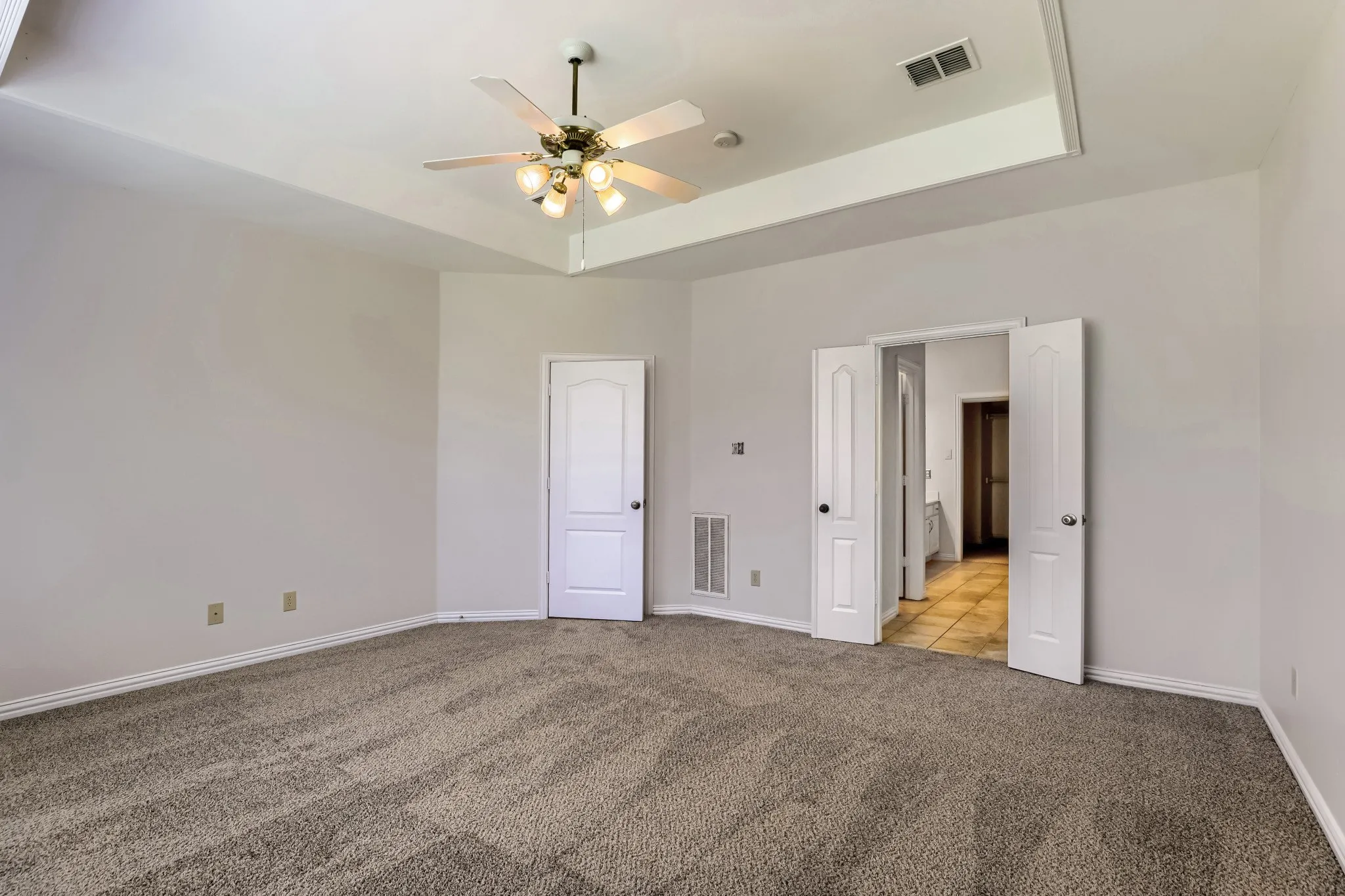 Single Family Residence For Sale in Denton County , 2066 Fair Oaks Circle, Corinth, Texas 76210, 4 Bedroom, 3 Bathroom, 2 Garage spaces, 2,834 Sqft, built in 1999, mls#21281015, Real Estate Agent in Corinth, Homes For Sale in Denton county, Homes For Sale in Corinth, Realtor in Corinth Texas, Real Estate Brokerage Independent Realty Texas, Luminita Cordes Realtor