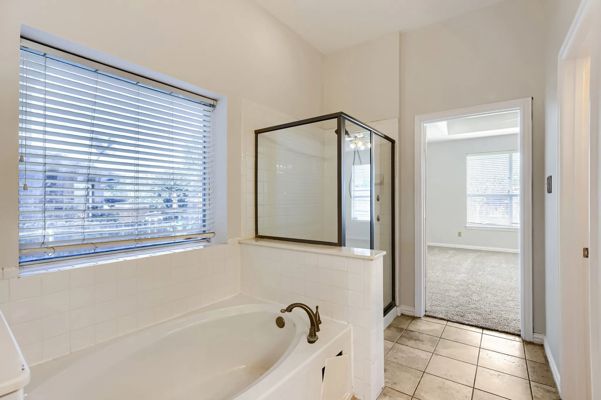 Single Family Residence For Sale in Denton County , 2066 Fair Oaks Circle, Corinth, Texas 76210, 4 Bedroom, 3 Bathroom, 2 Garage spaces, 2,834 Sqft, built in 1999, mls#21281015, Real Estate Agent in Corinth, Homes For Sale in Denton county, Homes For Sale in Corinth, Realtor in Corinth Texas, Real Estate Brokerage Independent Realty Texas, Luminita Cordes Realtor